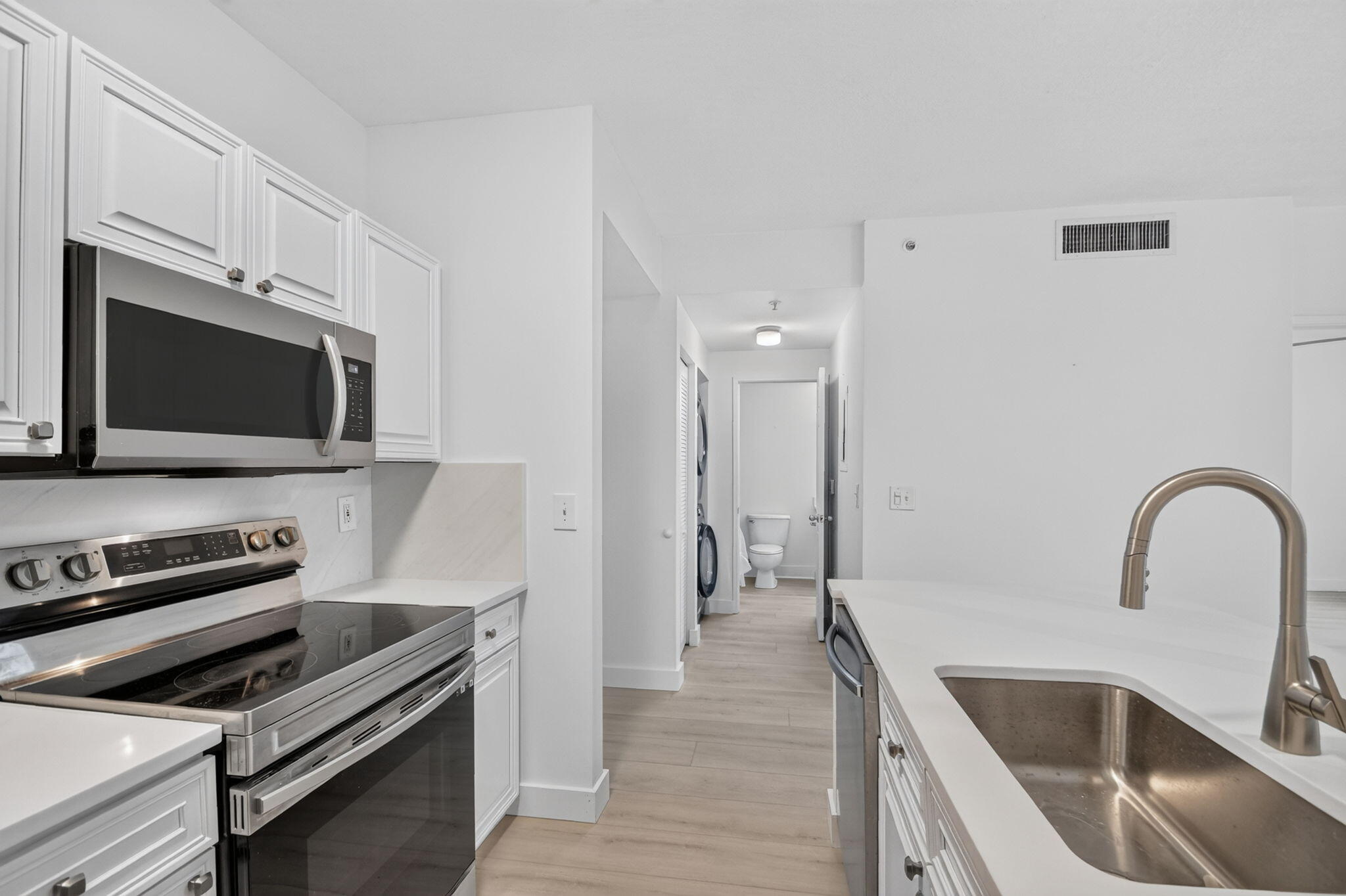 630 S Sapodilla Avenue 223 Property Photo 4