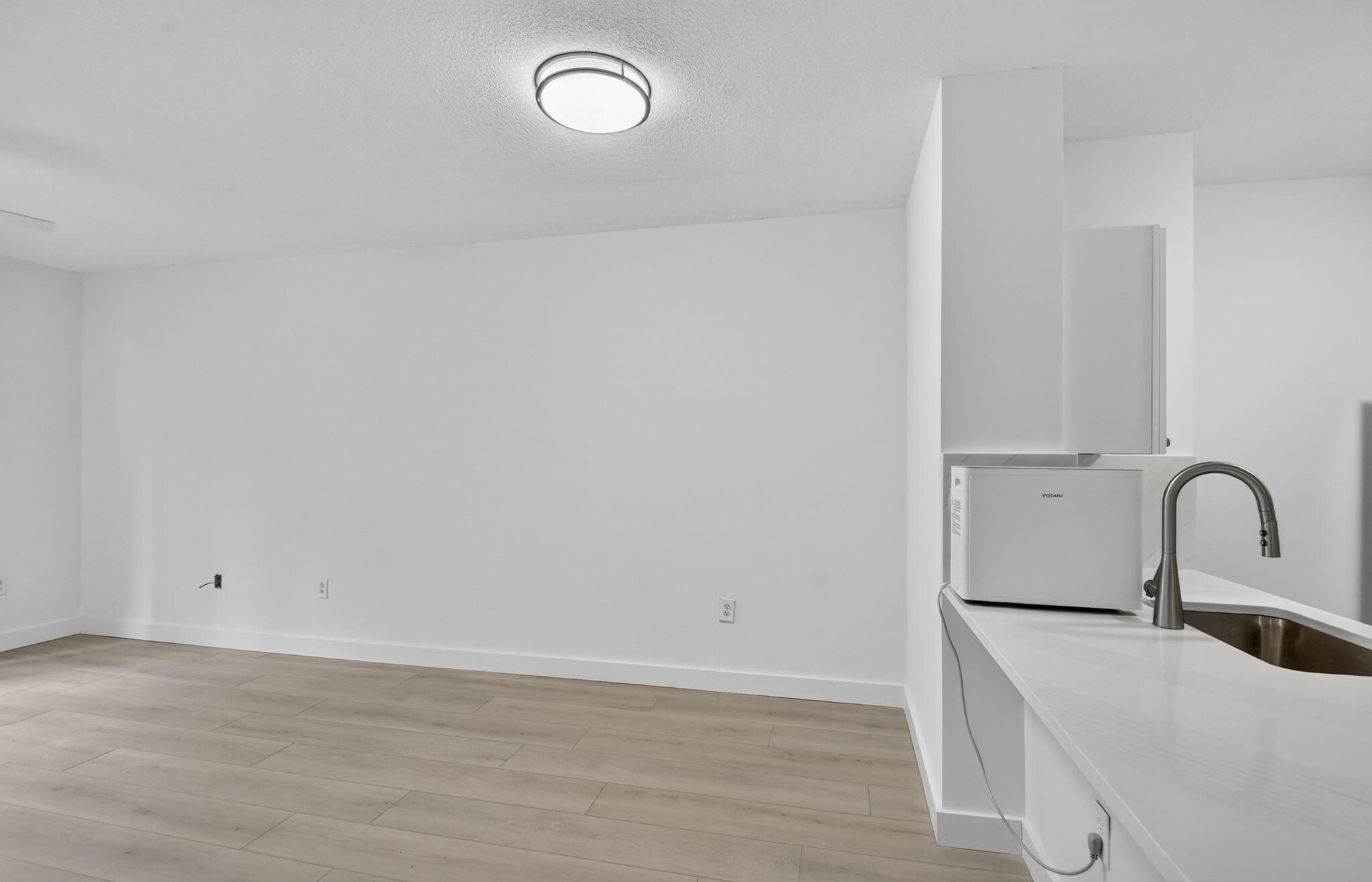 630 S Sapodilla Avenue 223 Property Photo 5