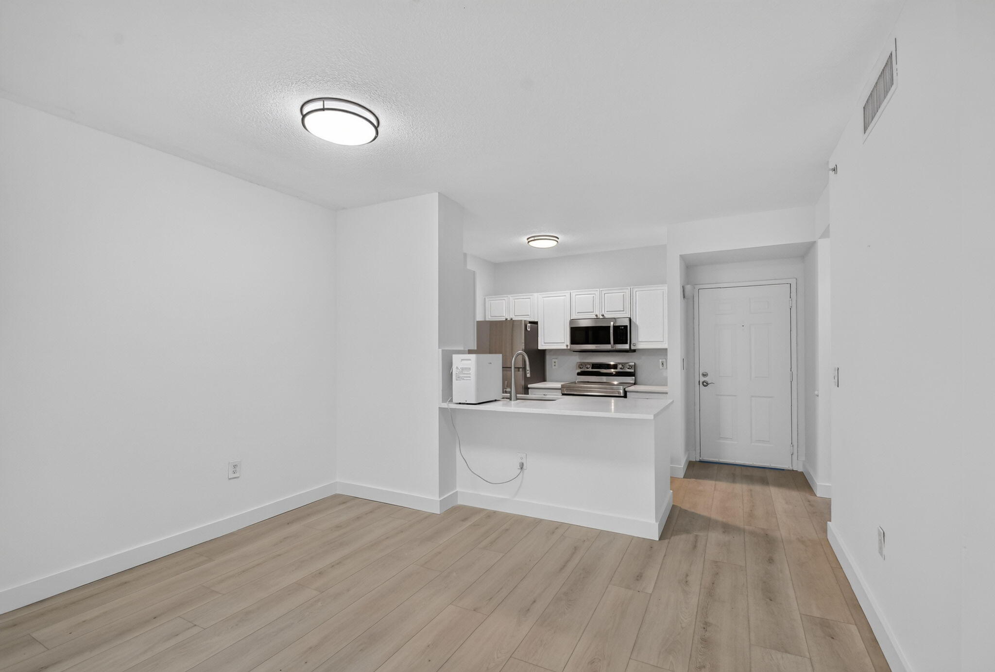630 S Sapodilla Avenue 223 Property Photo 6