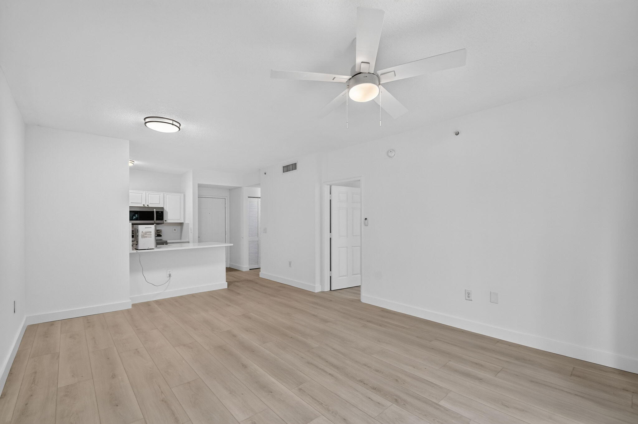 630 S Sapodilla Avenue 223 Property Photo 11
