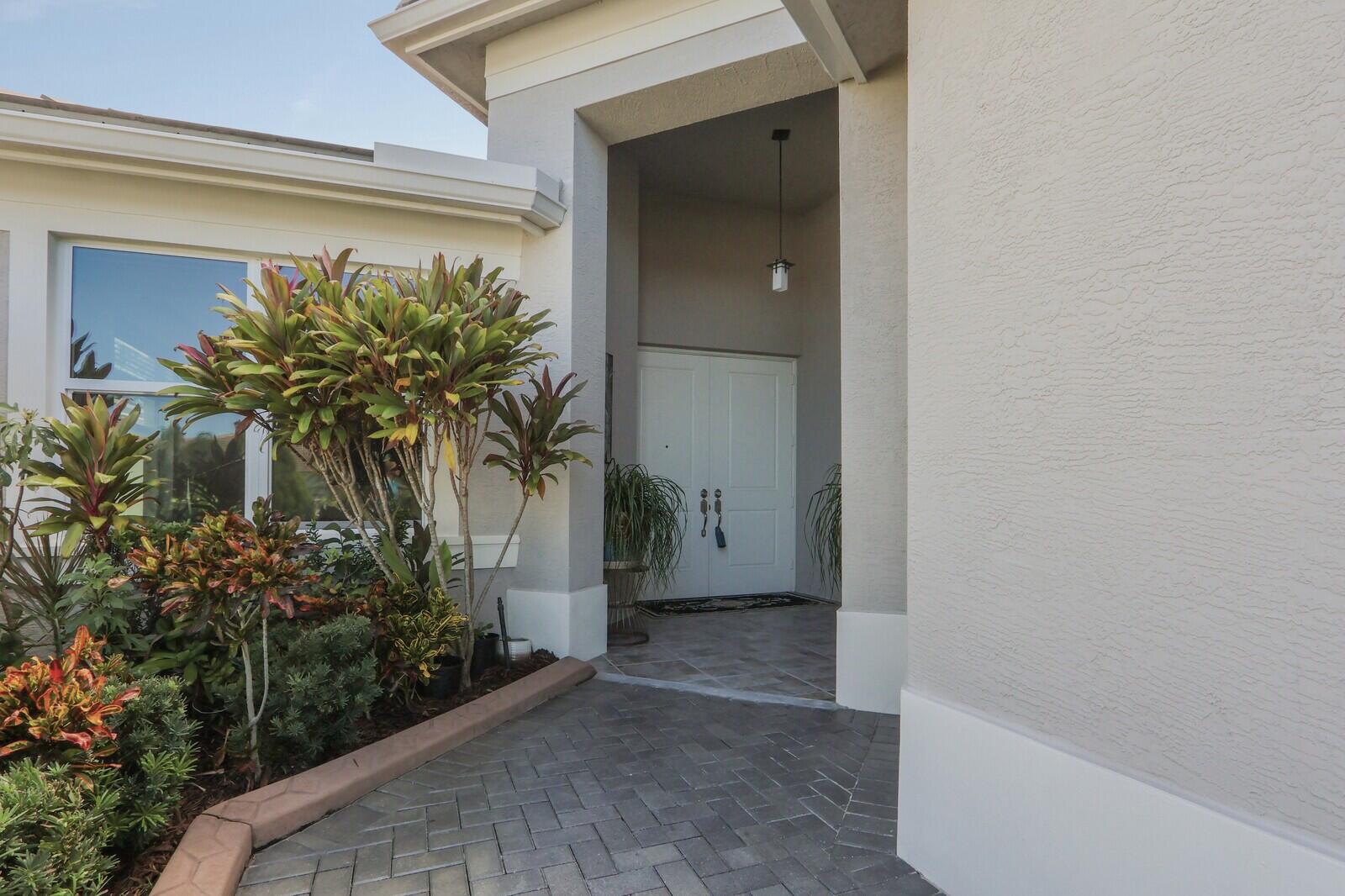 11917 Sw Seahorse Springs Terrace Property Photo 2
