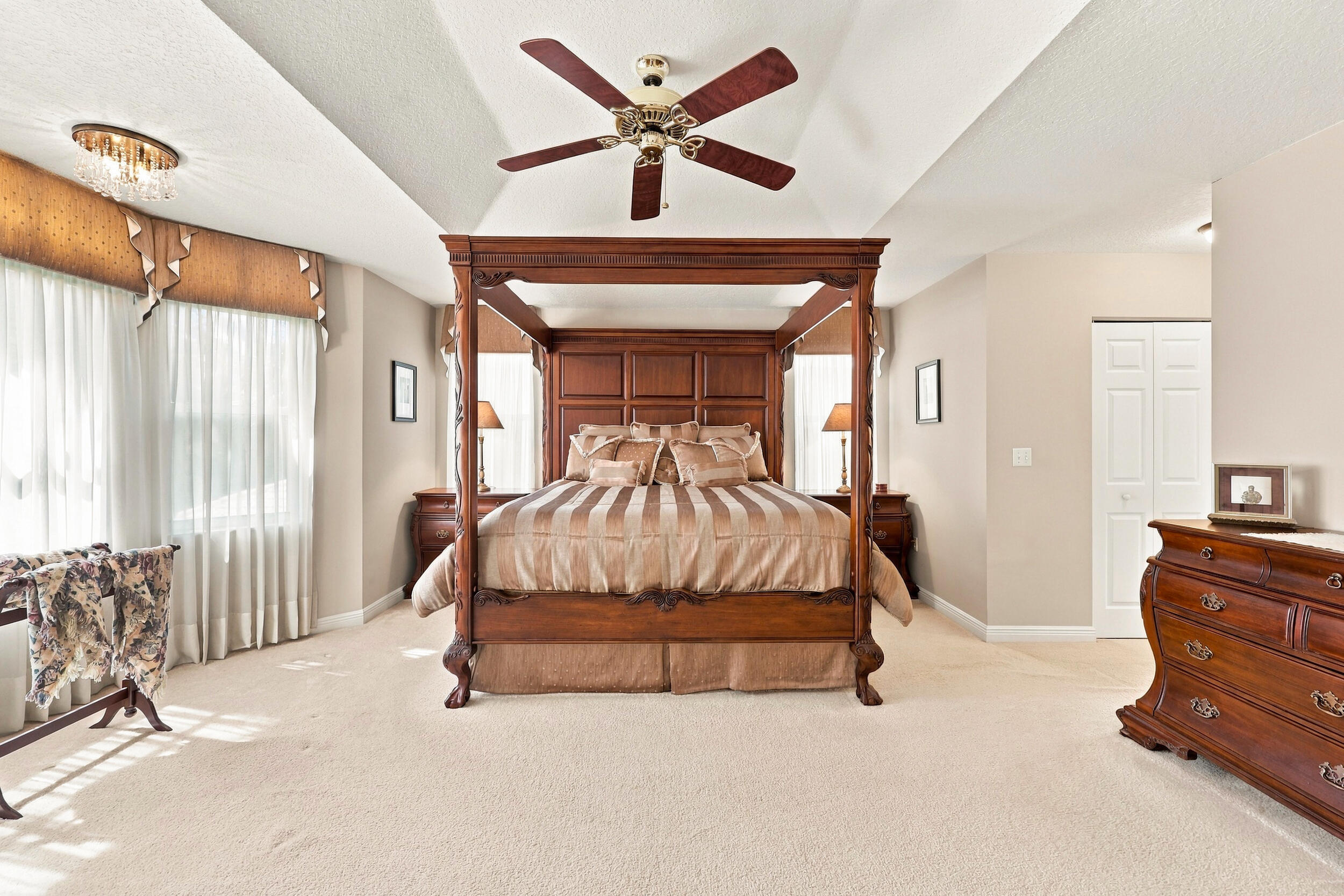 6346 Stonehurst Circle Property Photo 18