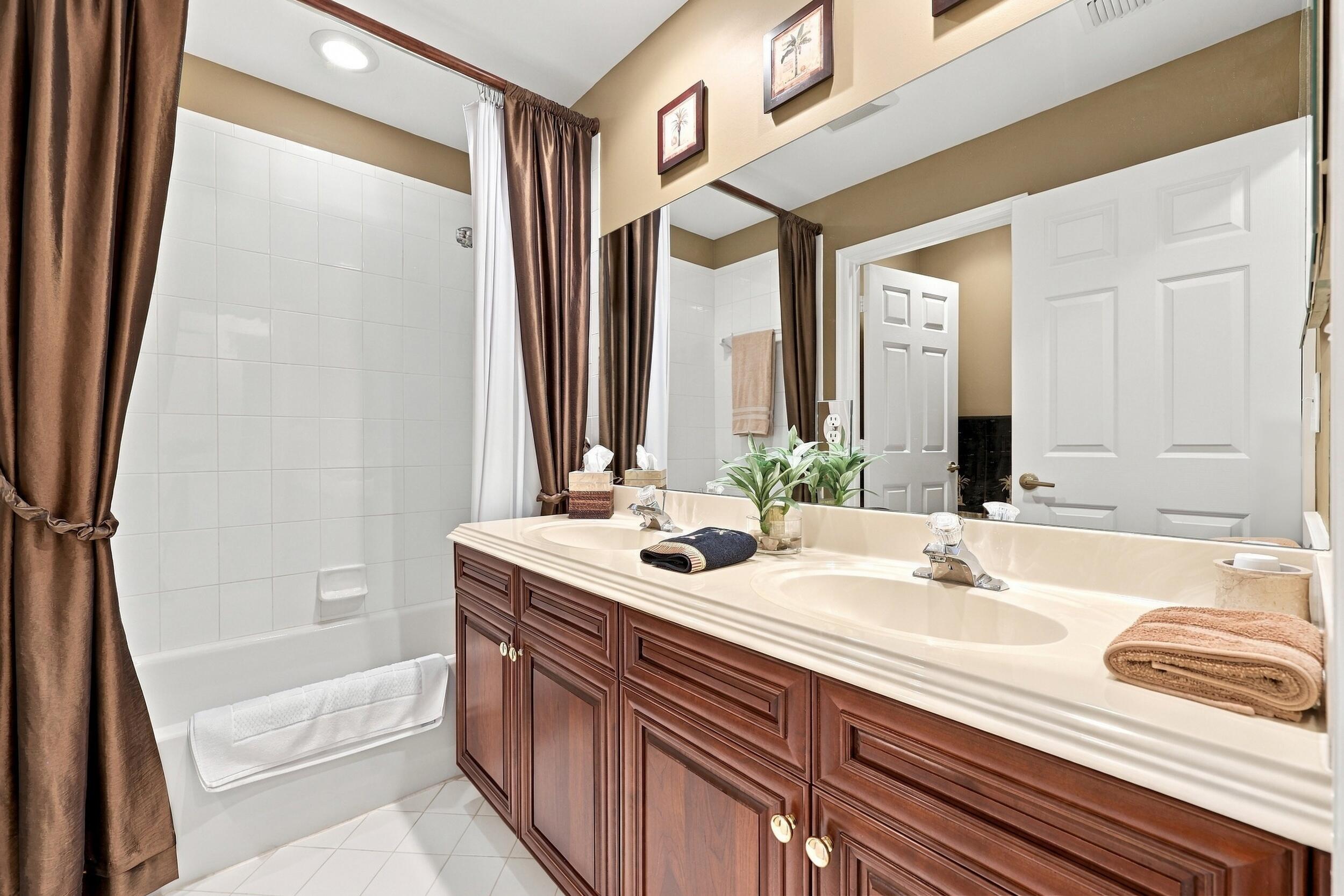 6346 Stonehurst Circle Property Photo 24