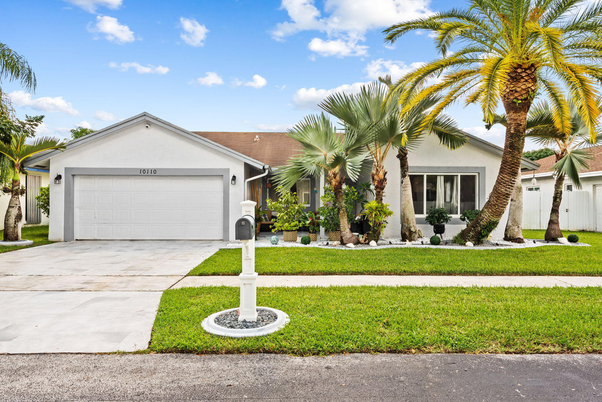 10110 Sw 16th Place Property Photo 1