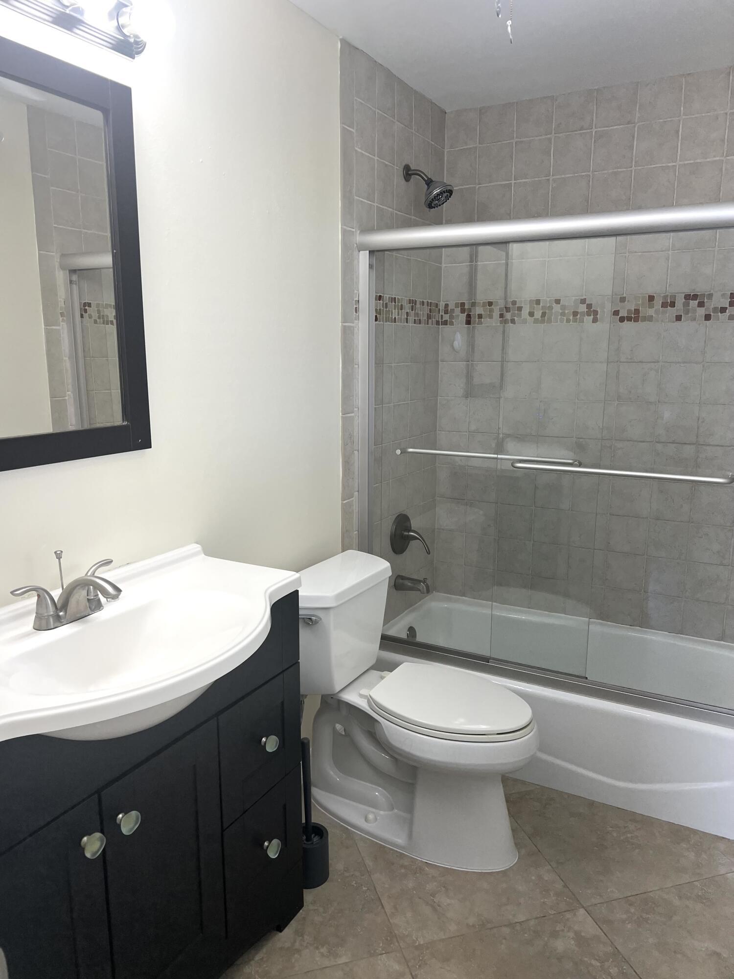 500 Executive Center Drive 5h Property Photo 11