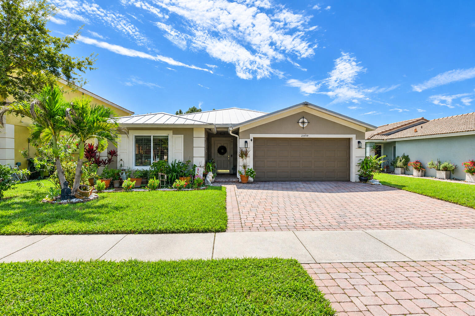 2099 Newport Isles Boulevard Property Photo 1