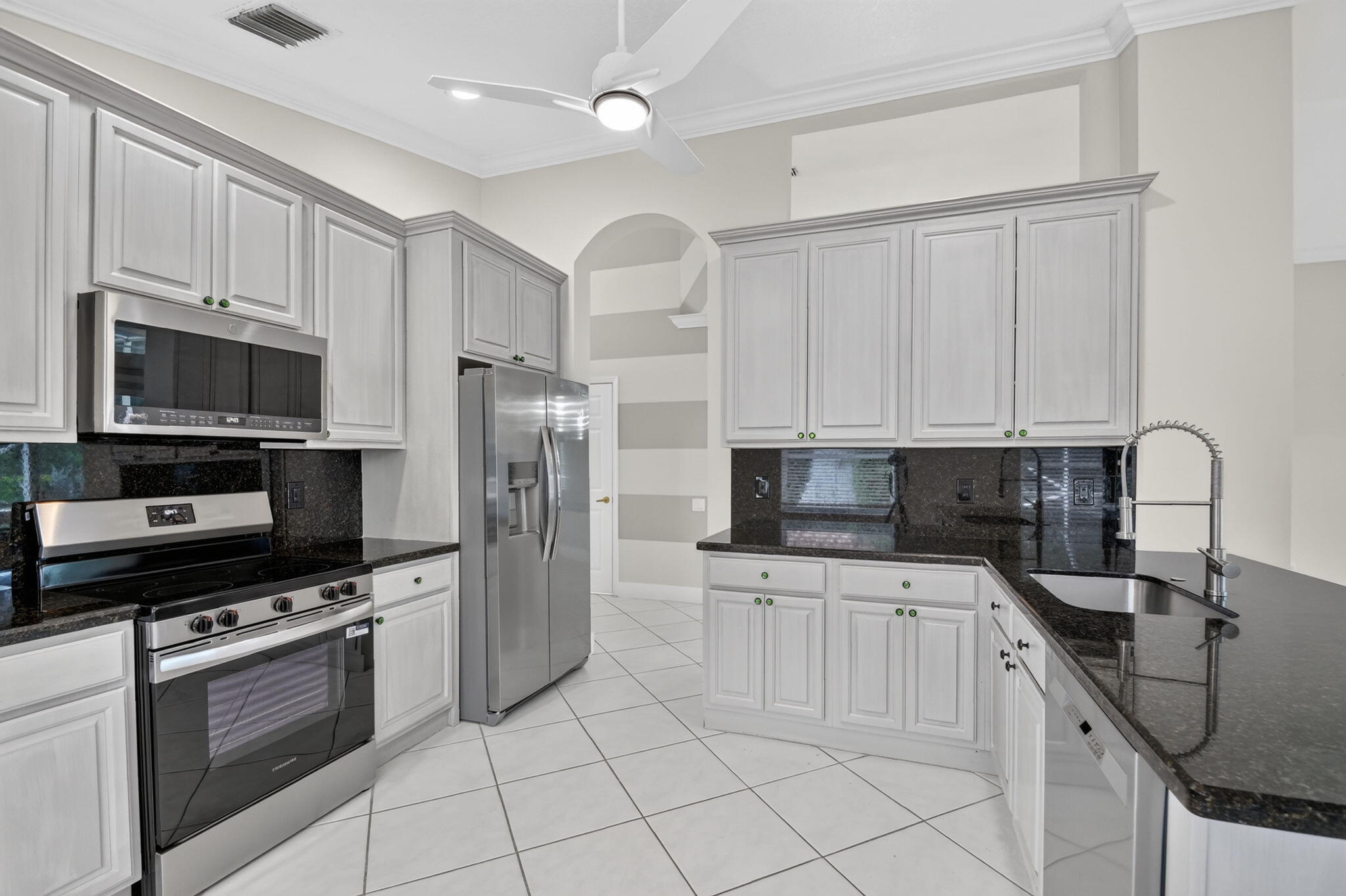 6649 Sherbrook Drive Property Photo 12