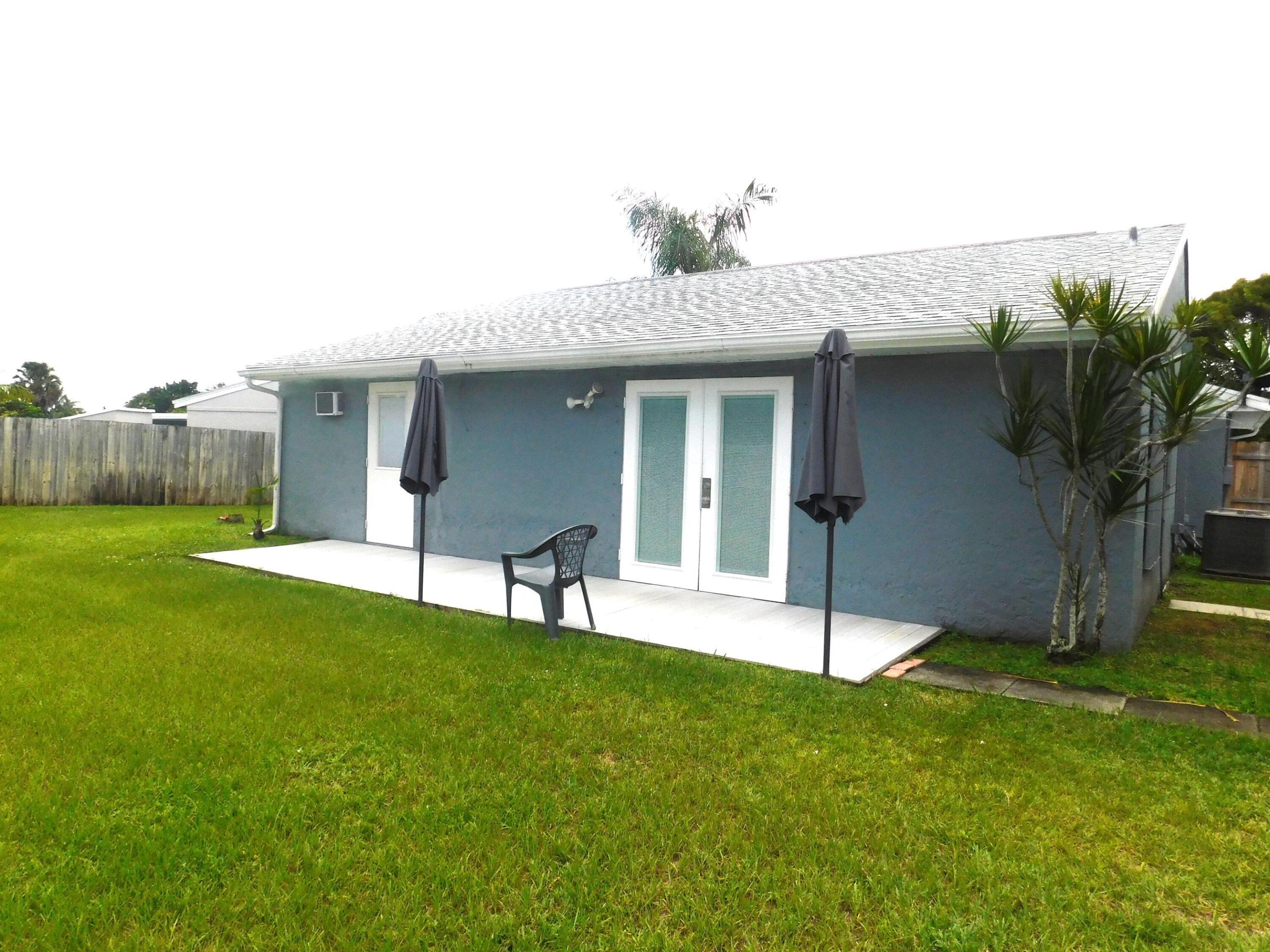1367 Elmbank Way Property Photo 2