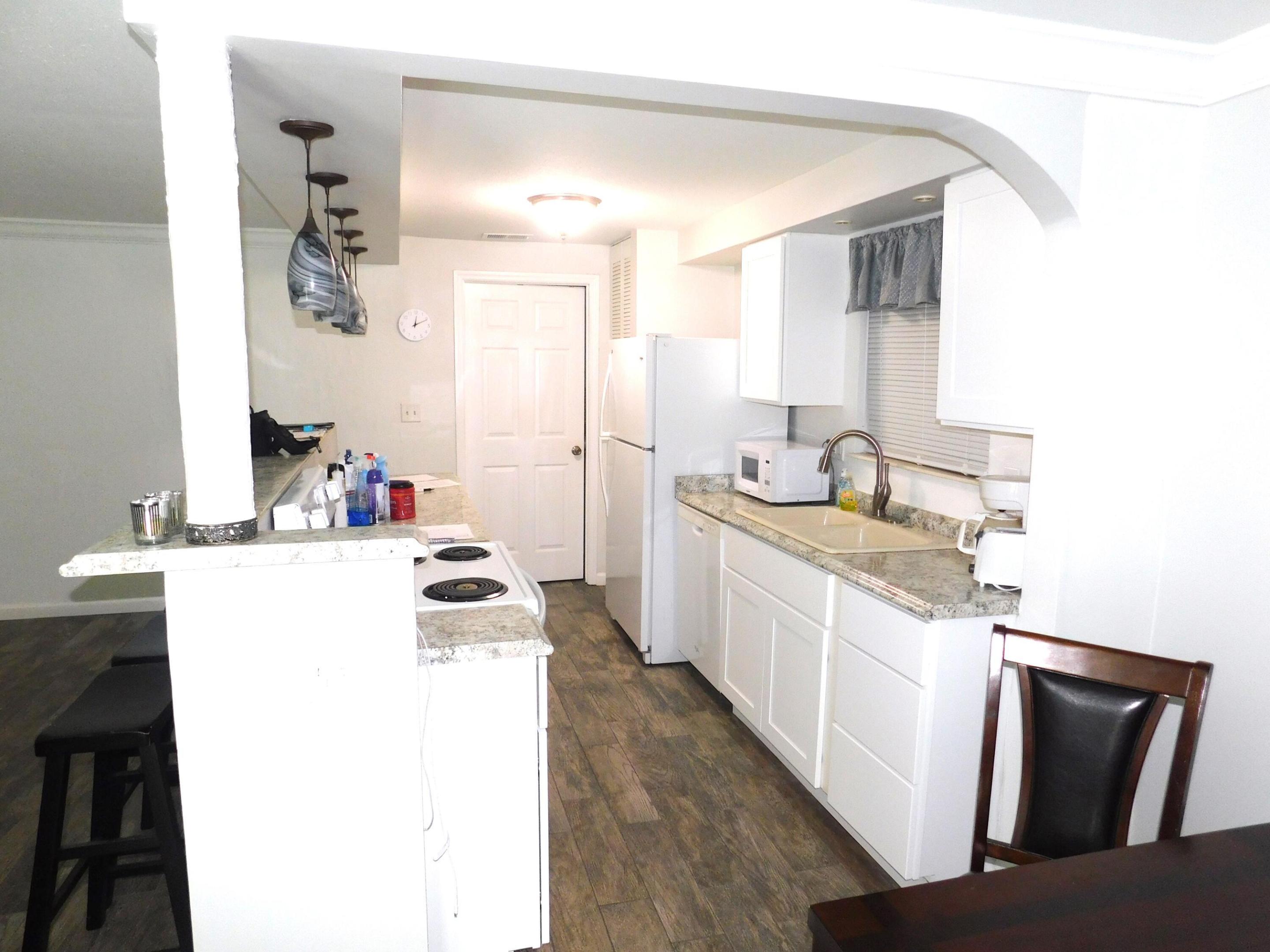 1367 Elmbank Way Property Photo 4