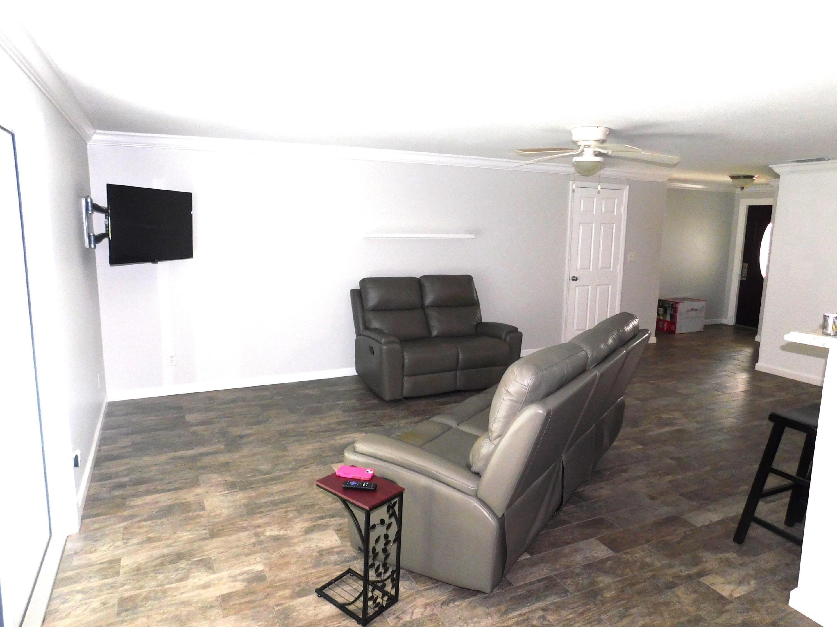 1367 Elmbank Way Property Photo 7