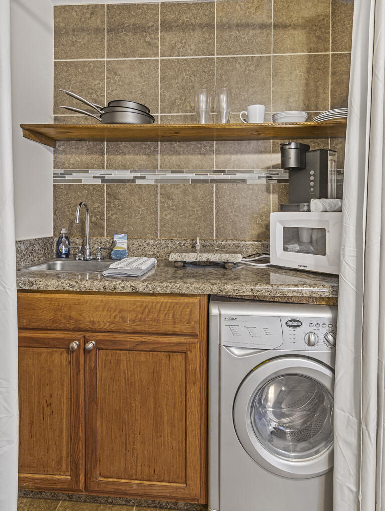1367 Elmbank Way Property Photo 16