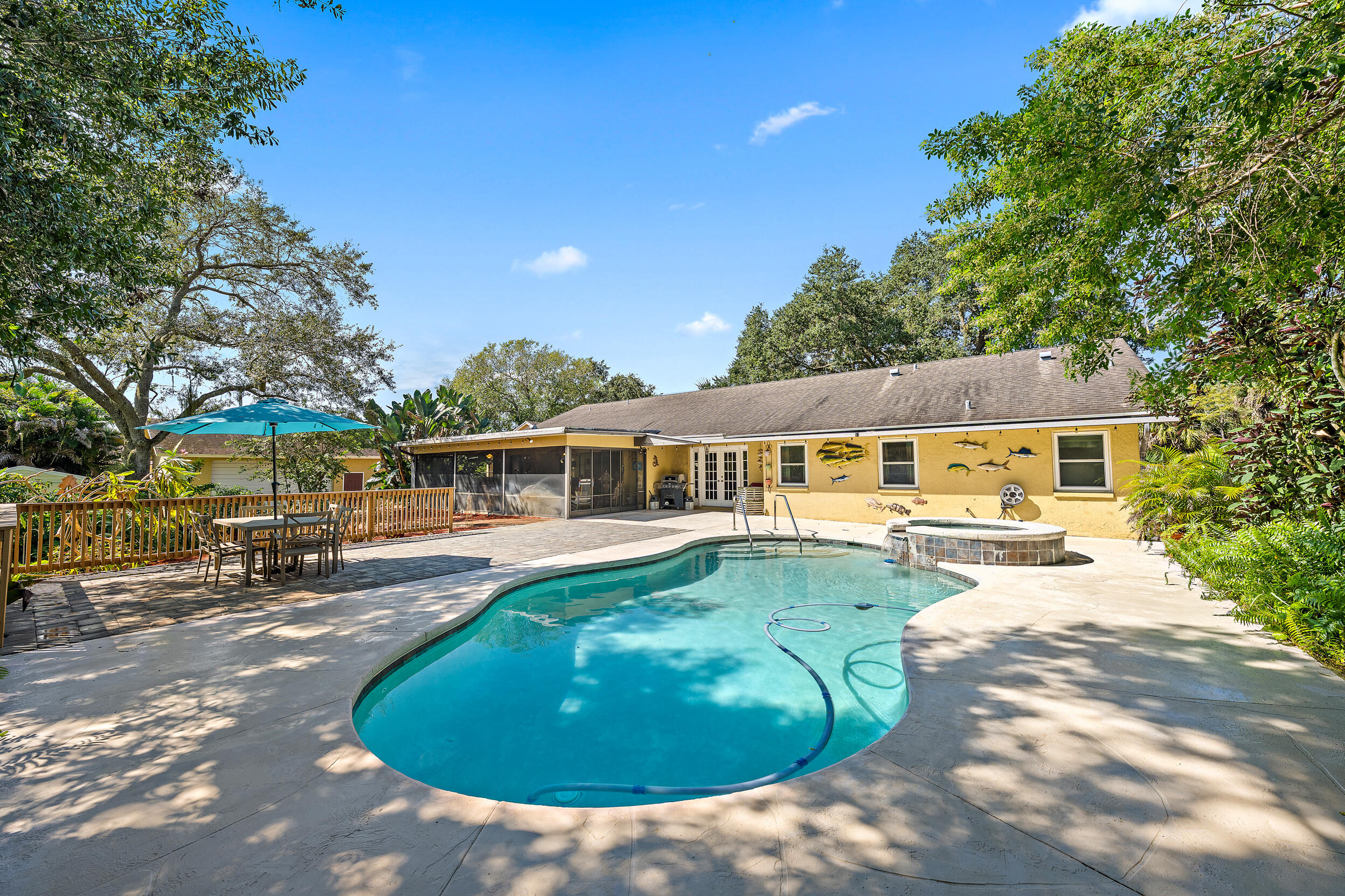 15606 87th Trail N Property Photo 1