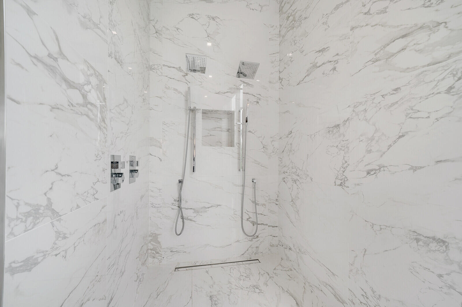724 N Lake Avenue N Property Photo 28