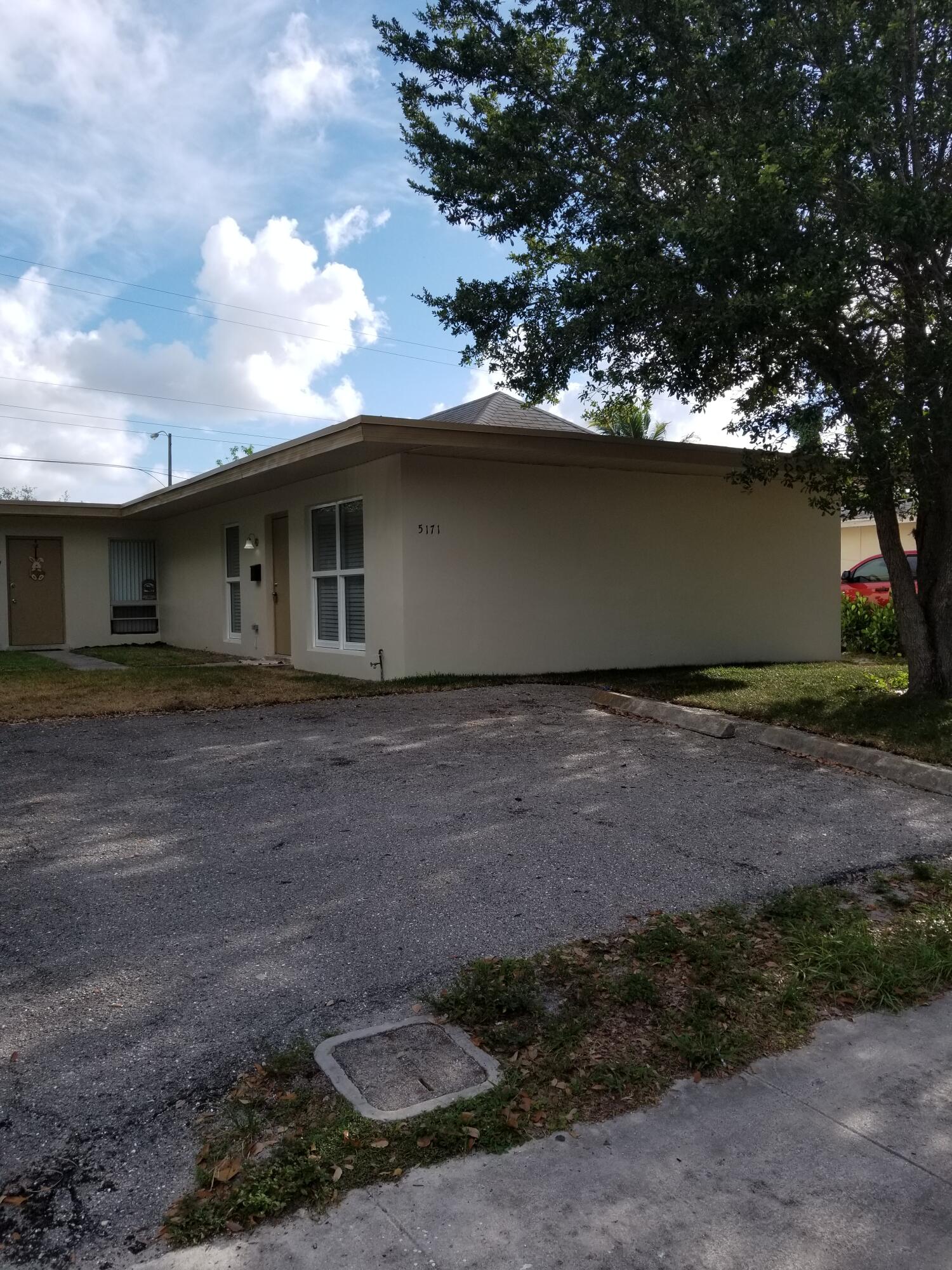 5171 Eadie Place Property Photo 2
