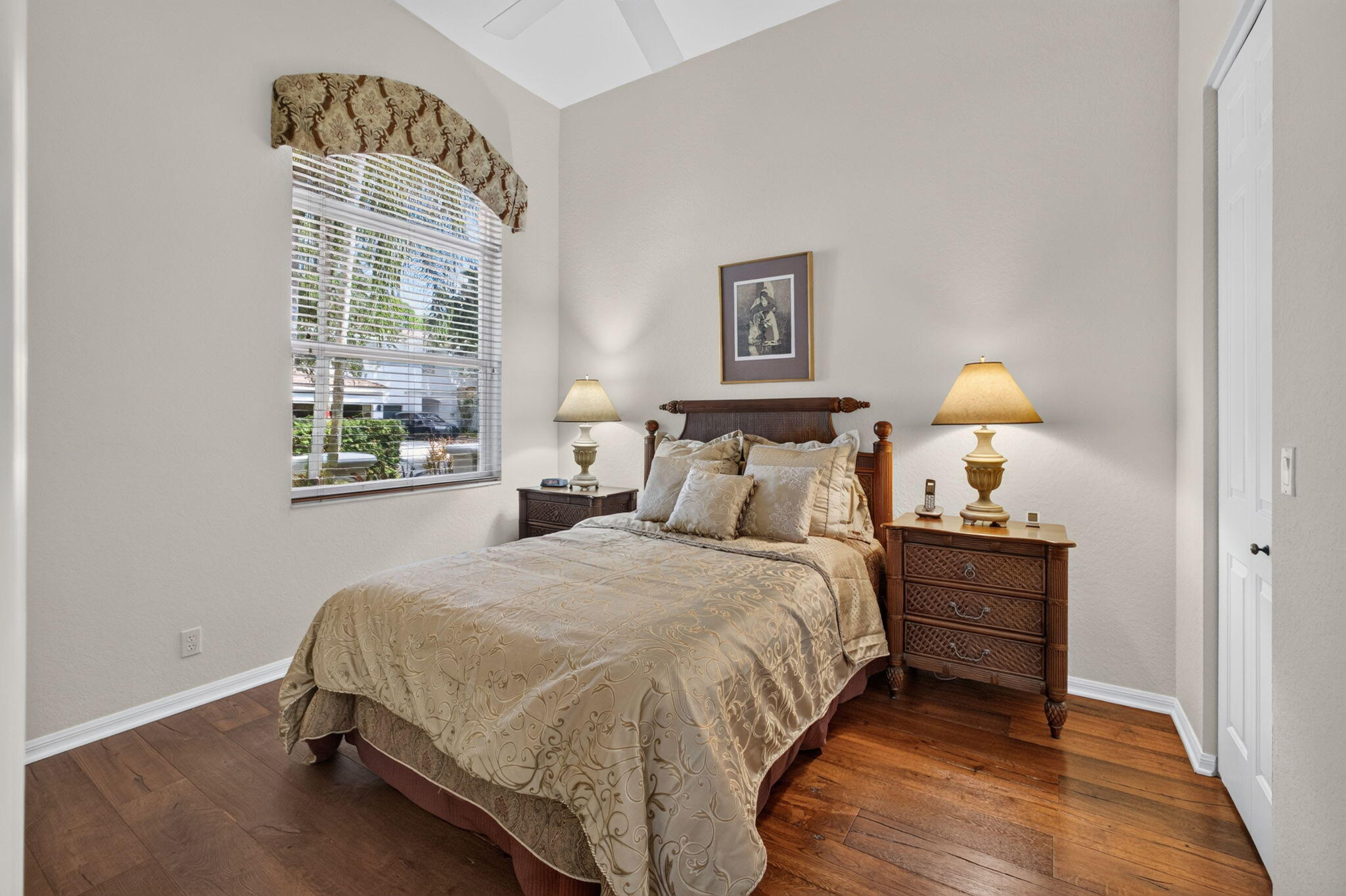 136 Sedona Way Property Photo 42