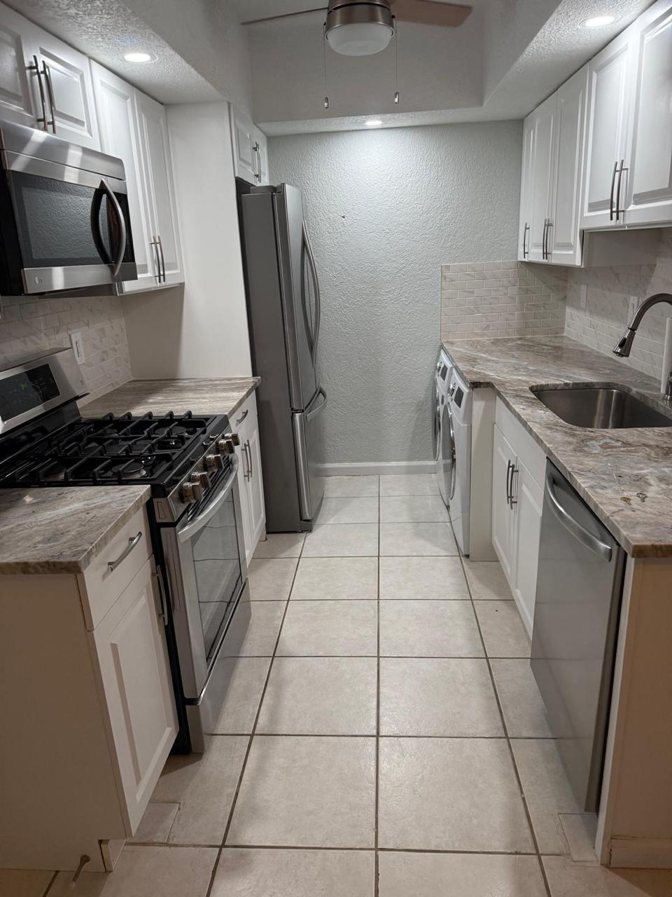 382 E ROYAL PALM Road 0600 Property Photo 1