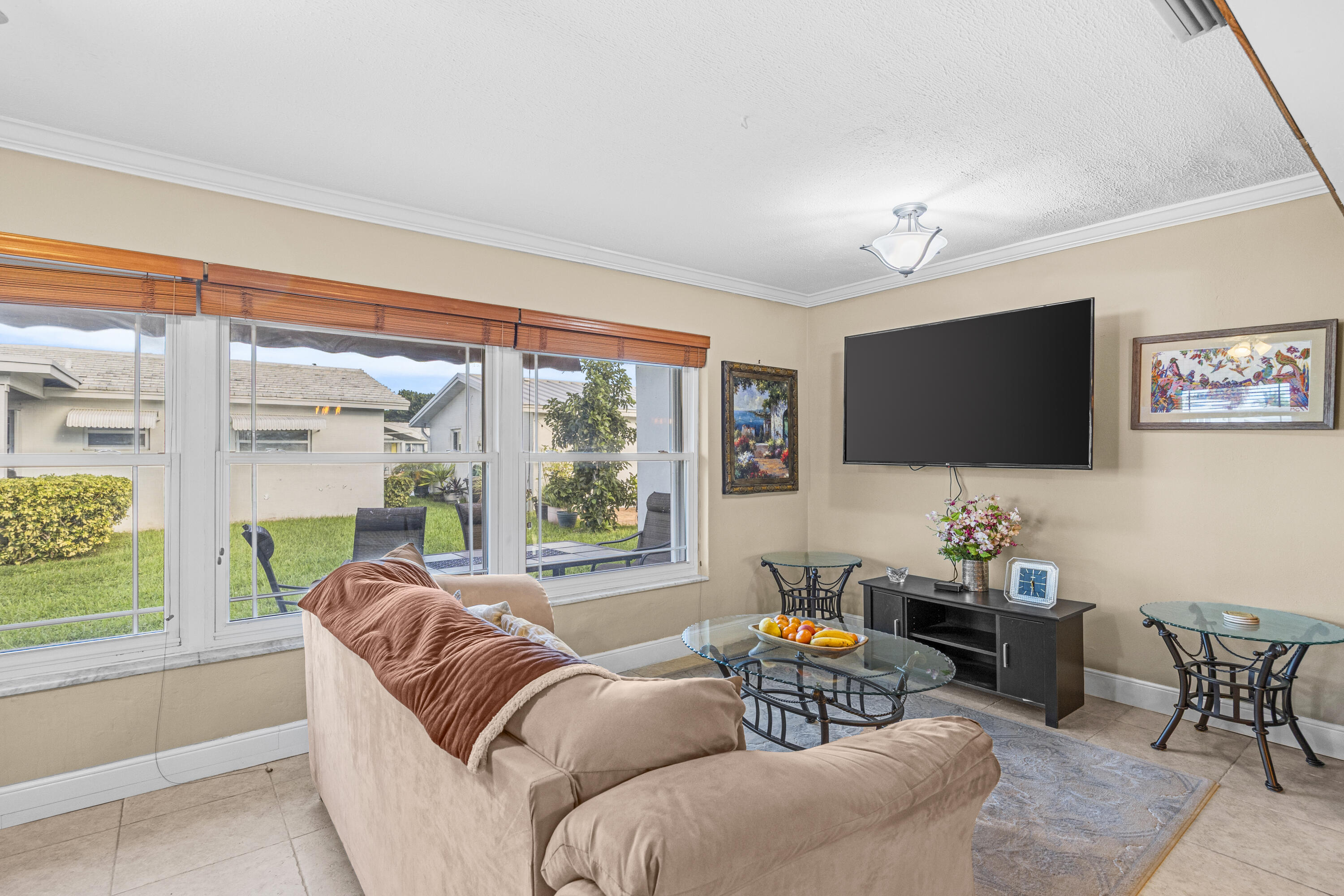 108 Leisureville Boulevard Property Photo 10