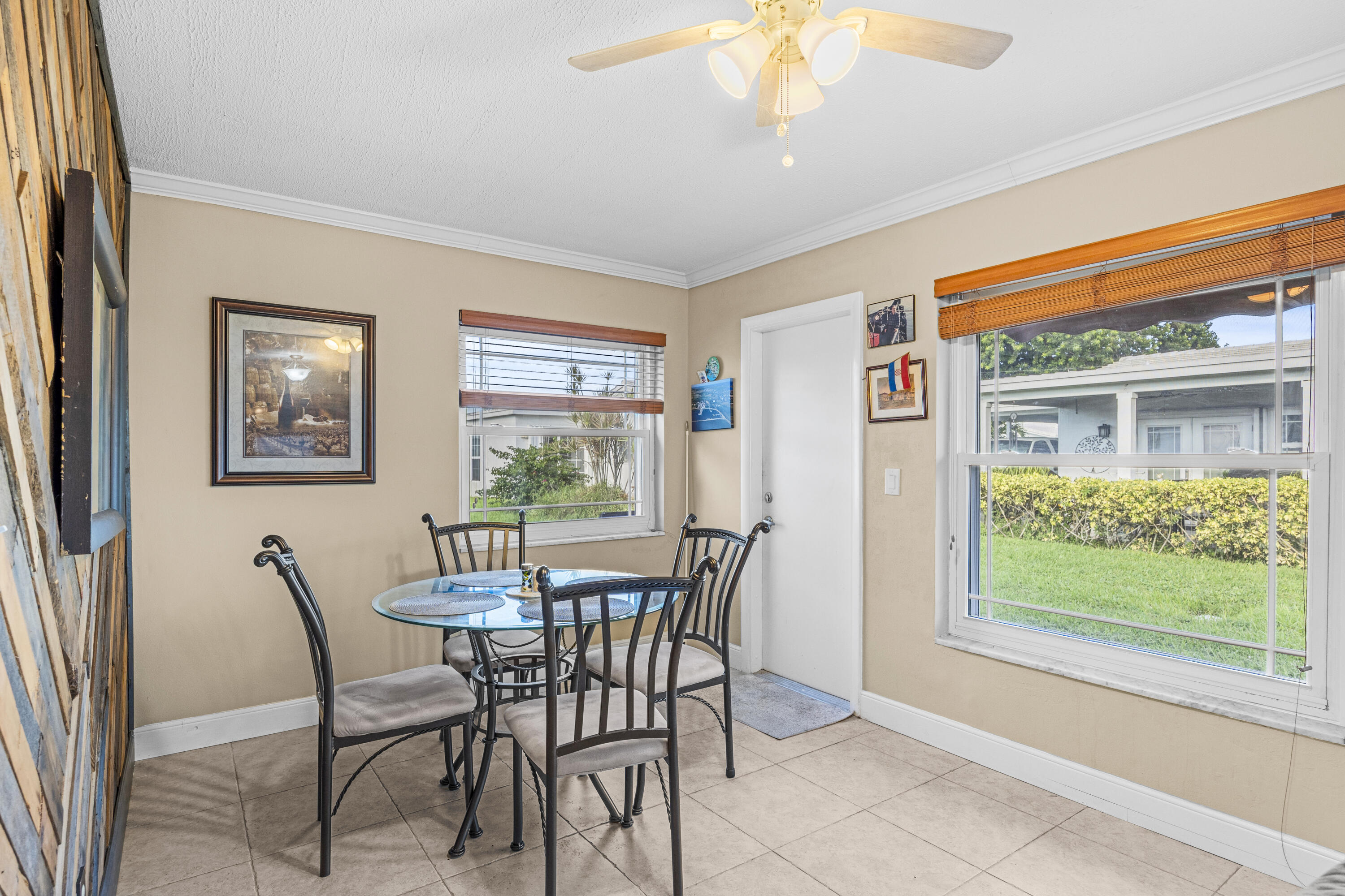 108 Leisureville Boulevard Property Photo 11
