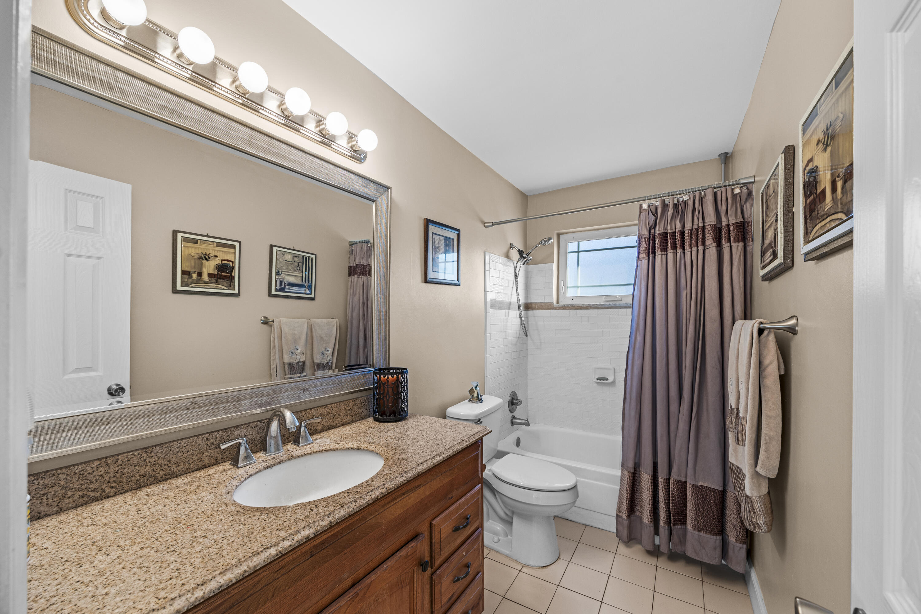 108 Leisureville Boulevard Property Photo 22