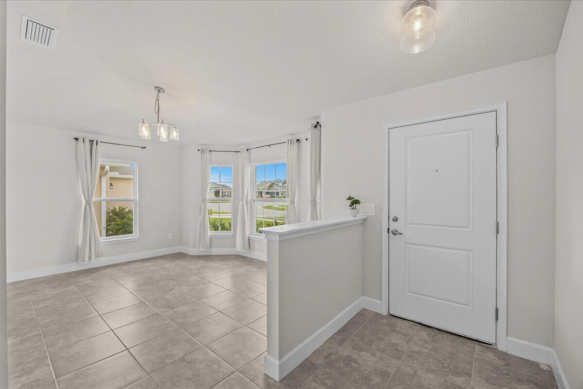 5216 Vespera Street Property Photo 3