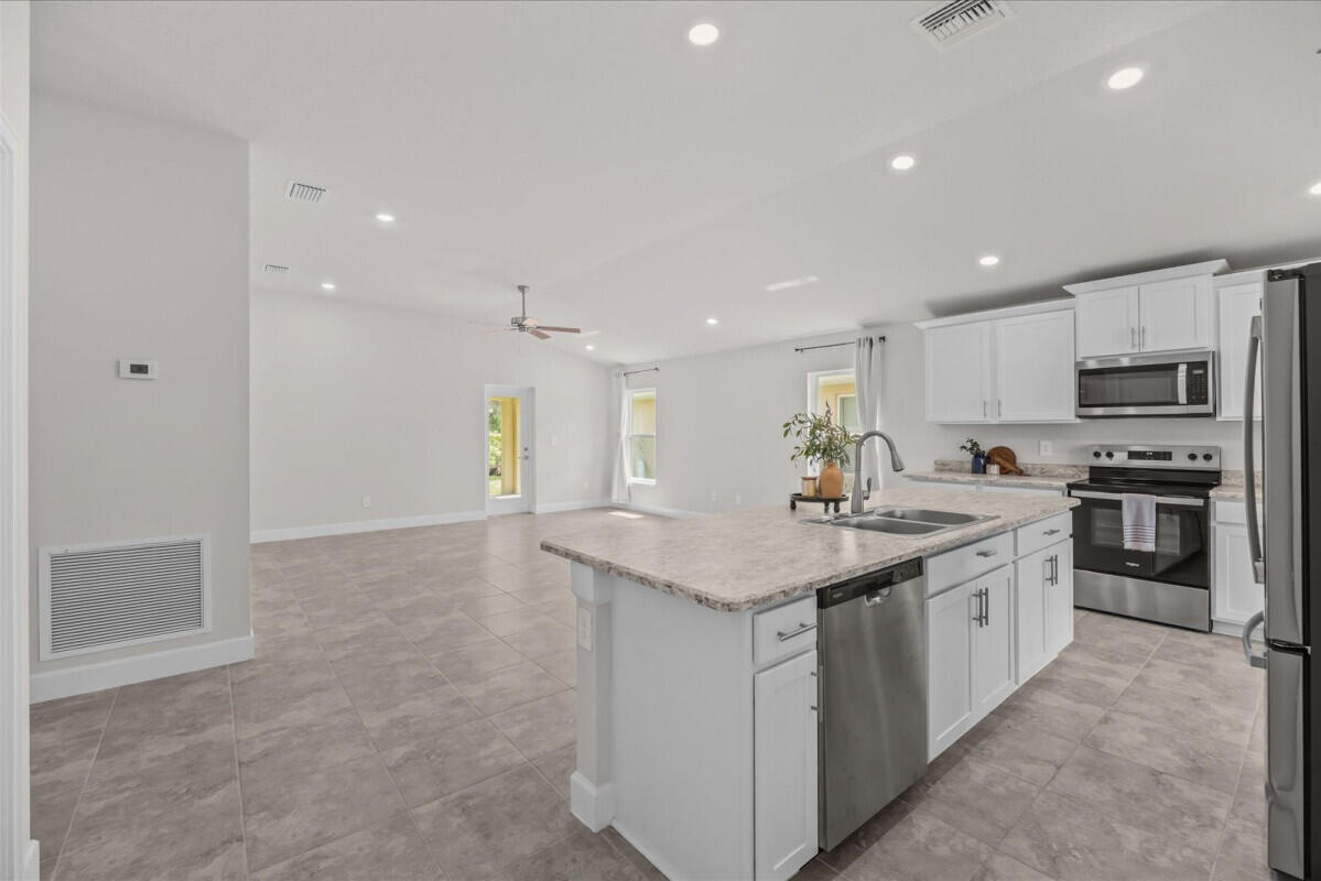 5216 Vespera Street Property Photo 6