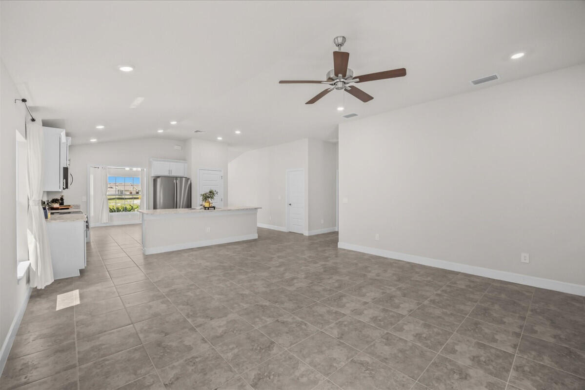 5216 Vespera Street Property Photo 8