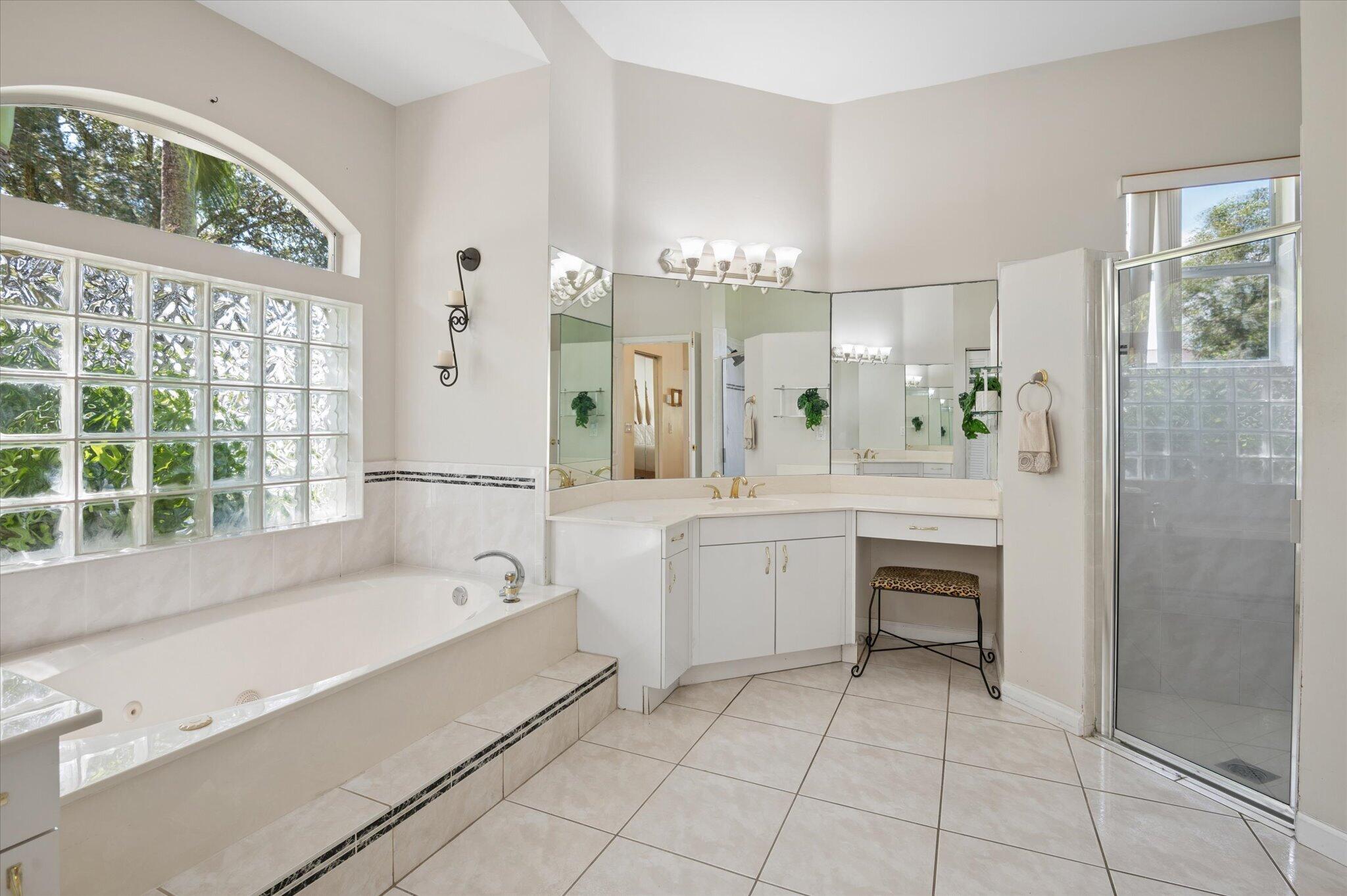 8409 Nw 62nd Place Property Photo 16