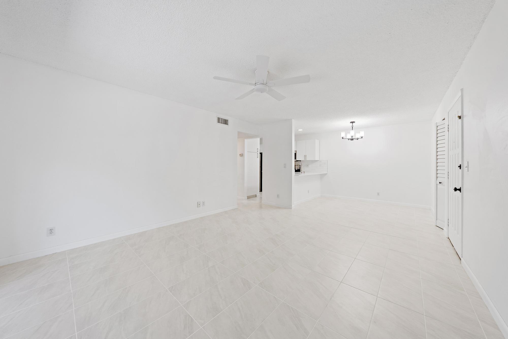 3402 Gardens E Drive Property Photo 5