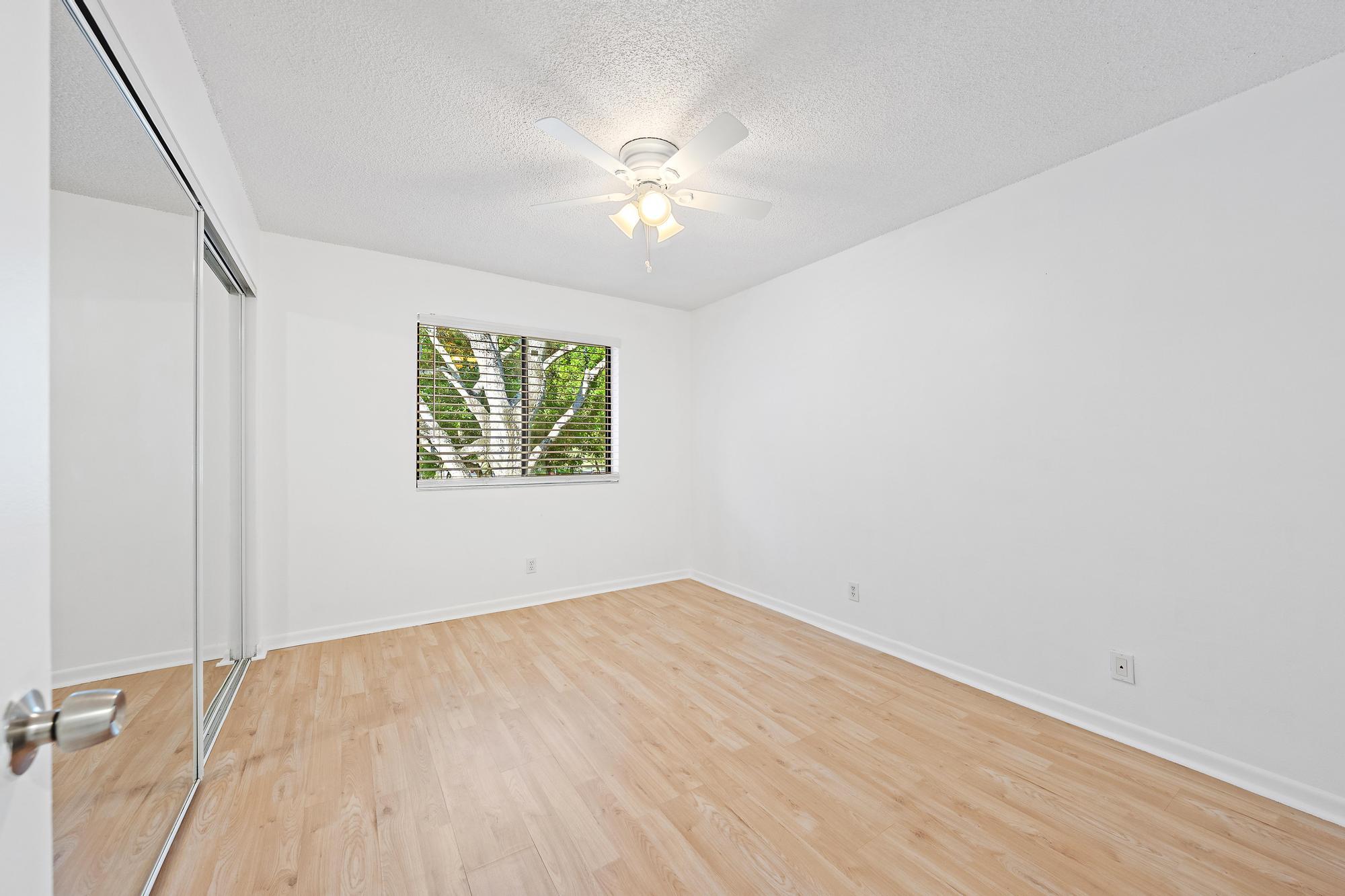 3402 Gardens E Drive Property Photo 10
