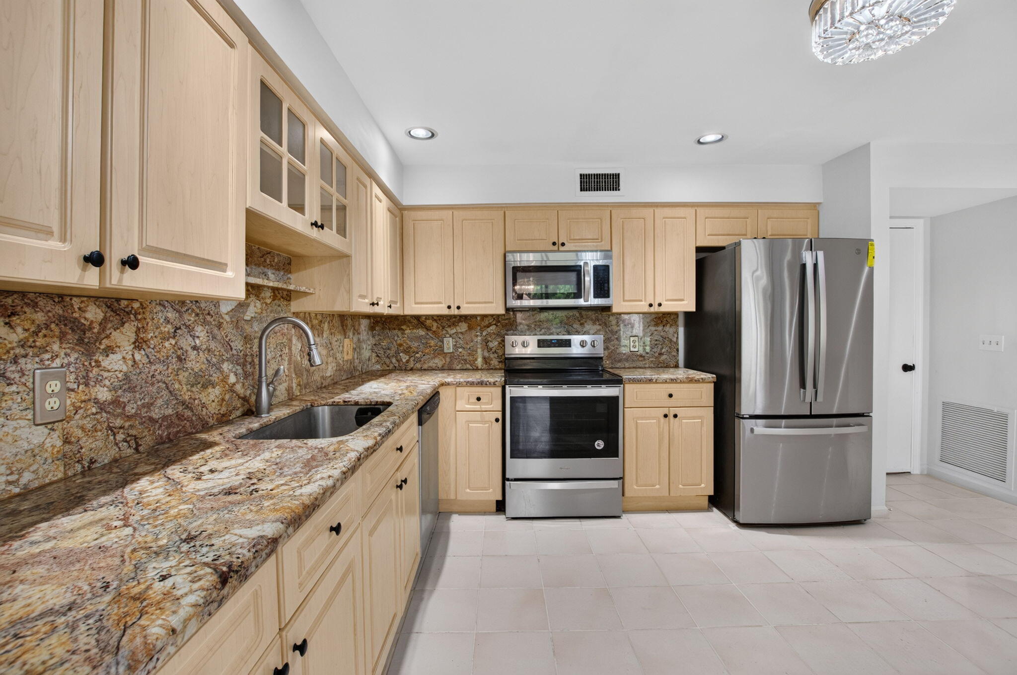 5731 Coach House Circle A Property Photo 8