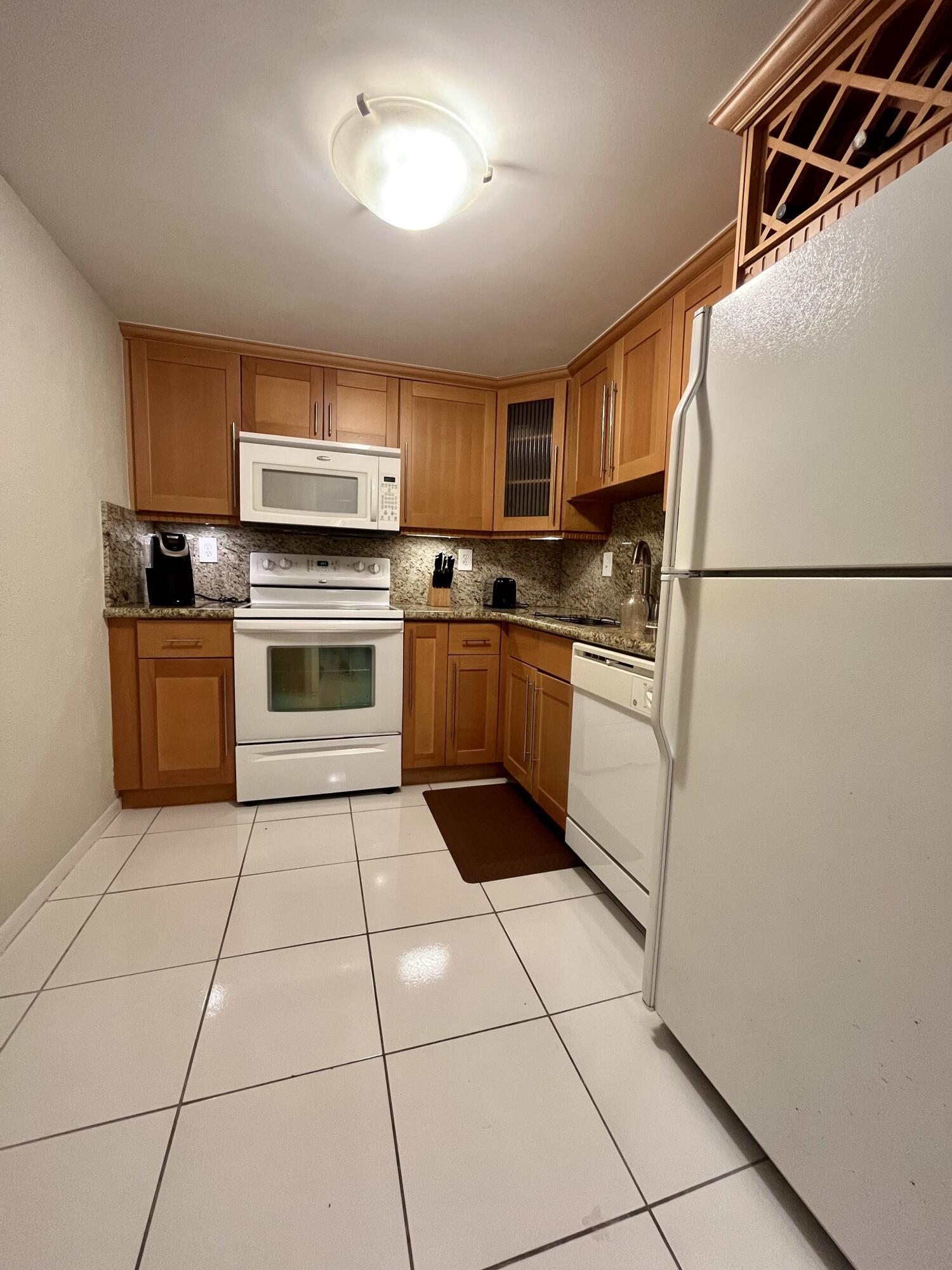 3215 S Ocean Boulevard 108 Property Photo 3