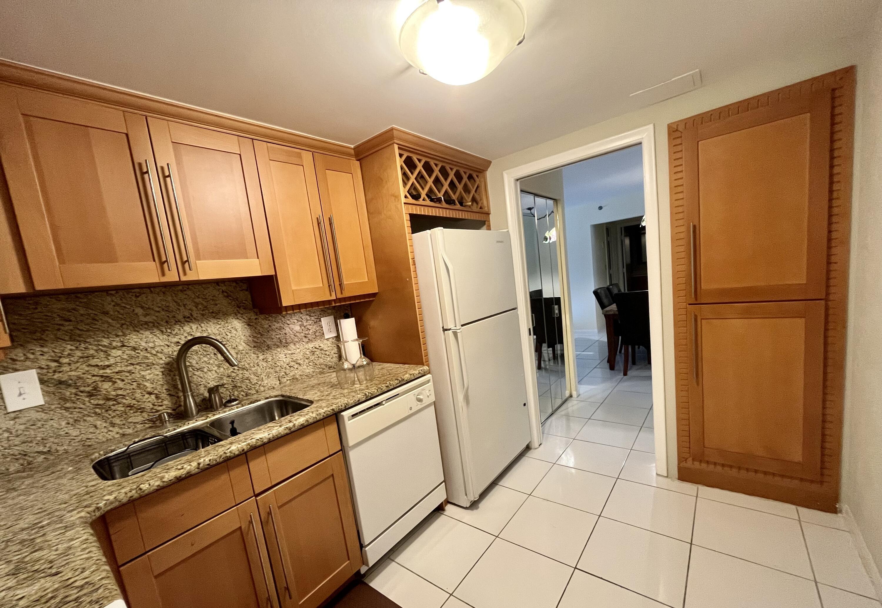 3215 S Ocean Boulevard 108 Property Photo 4