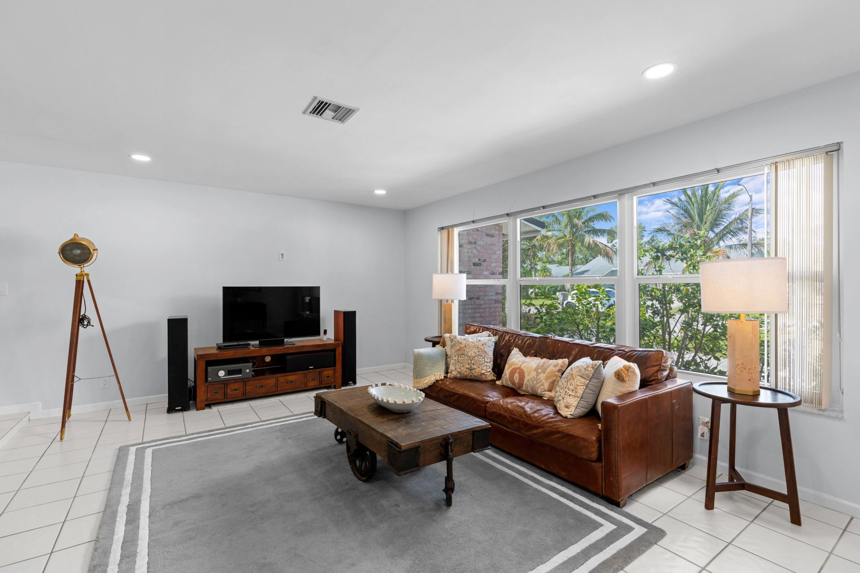 324 Sandpiper Avenue Property Photo 18
