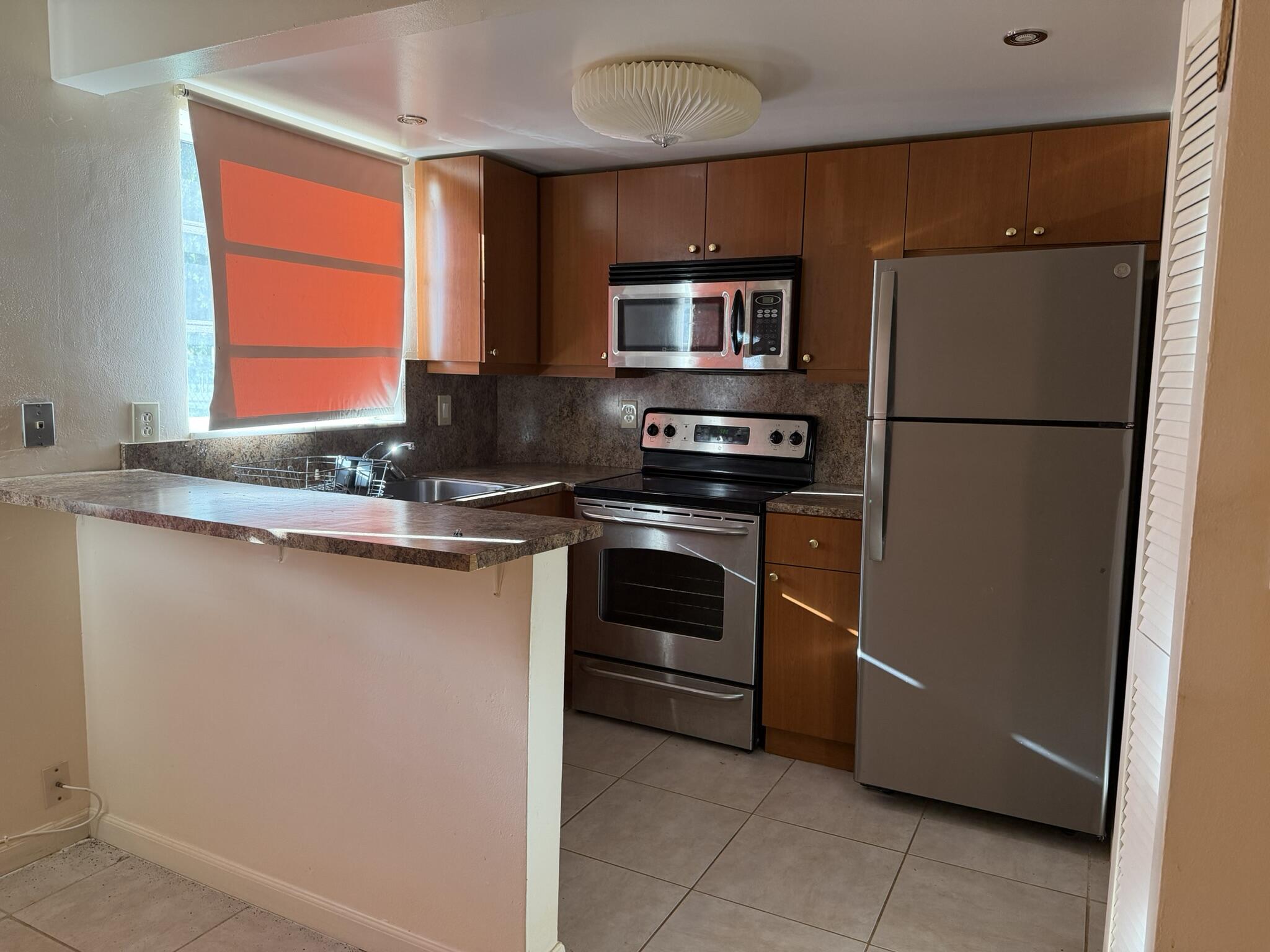 900 Tallwood Avenue 107 Property Photo 6