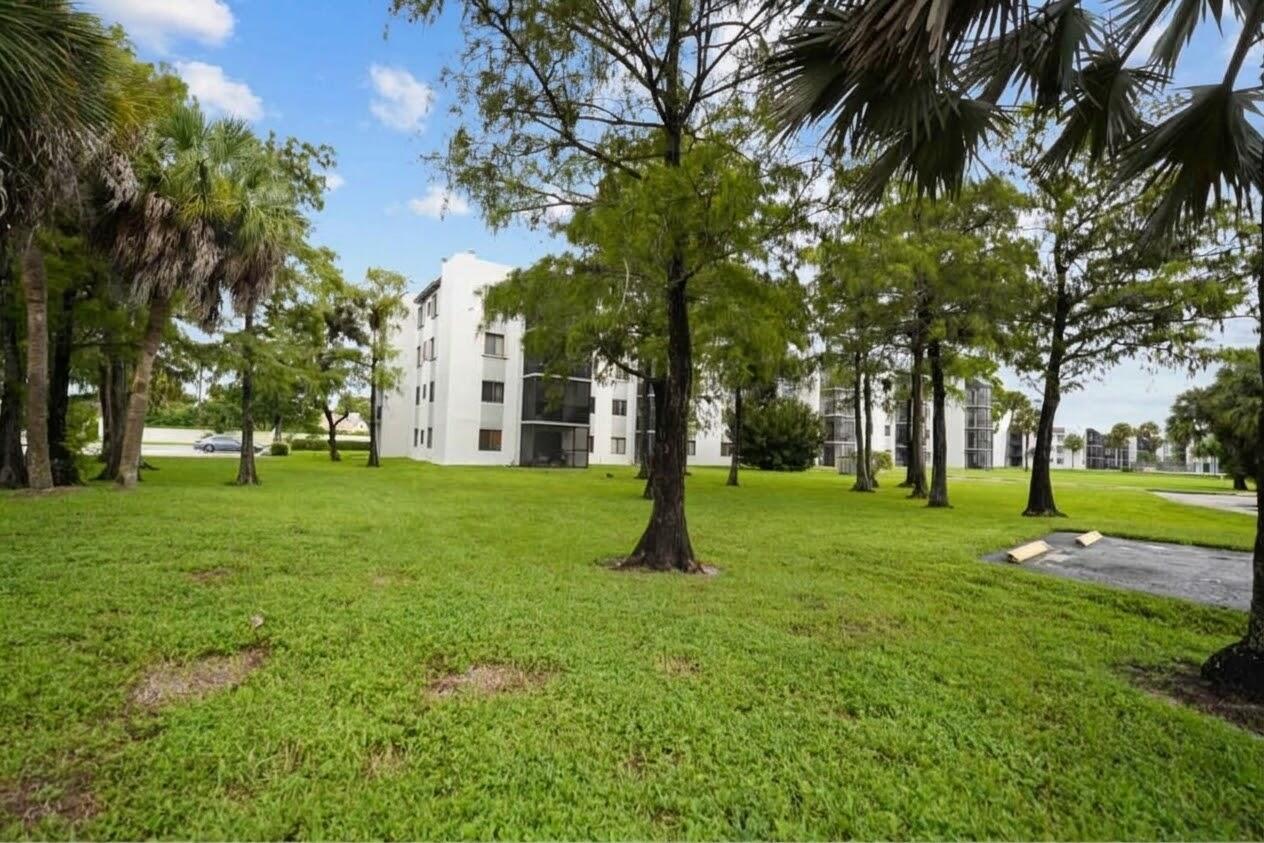 3700 N Pine Island Road 307 Property Photo 5