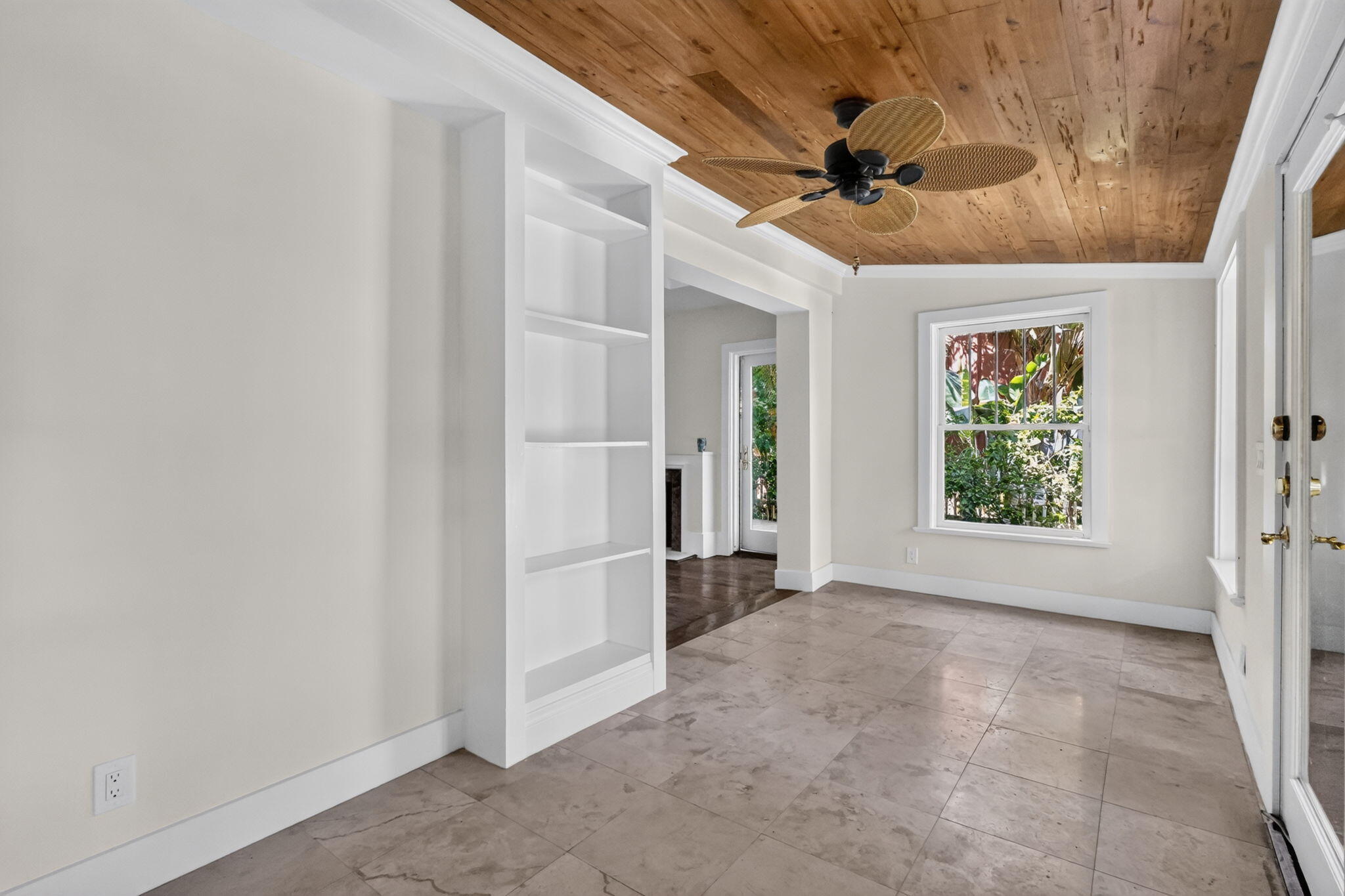 106 Se 7th Avenue 1 Property Photo 10
