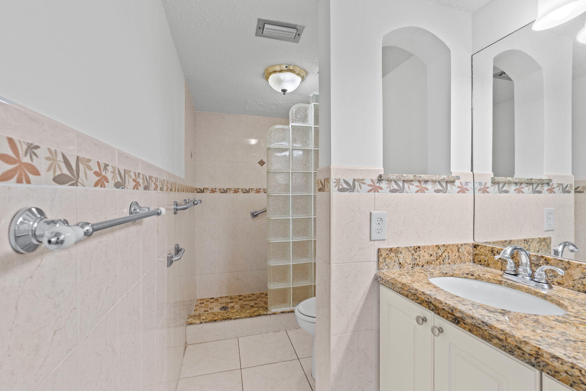 6085 N Sabal Palm Boulevard 107 Property Photo 23