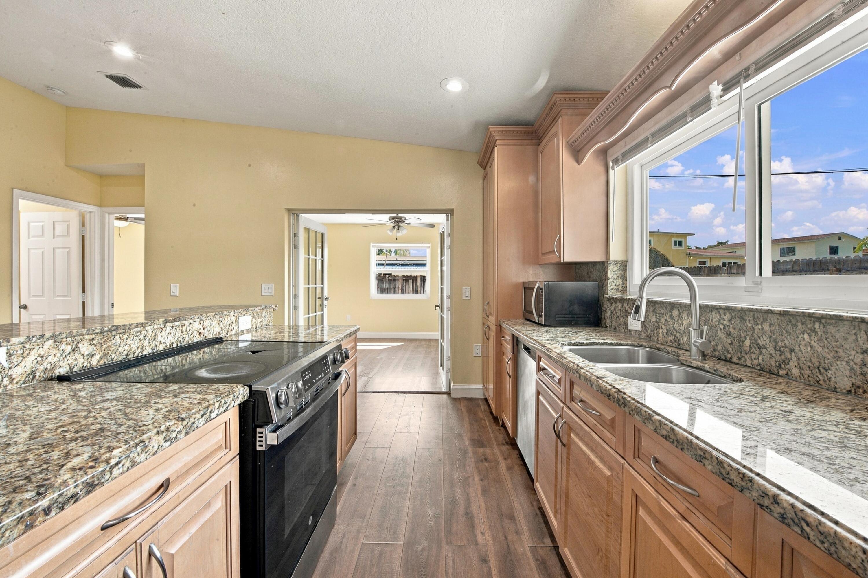 6824 Sw 5th Street Property Photo 4