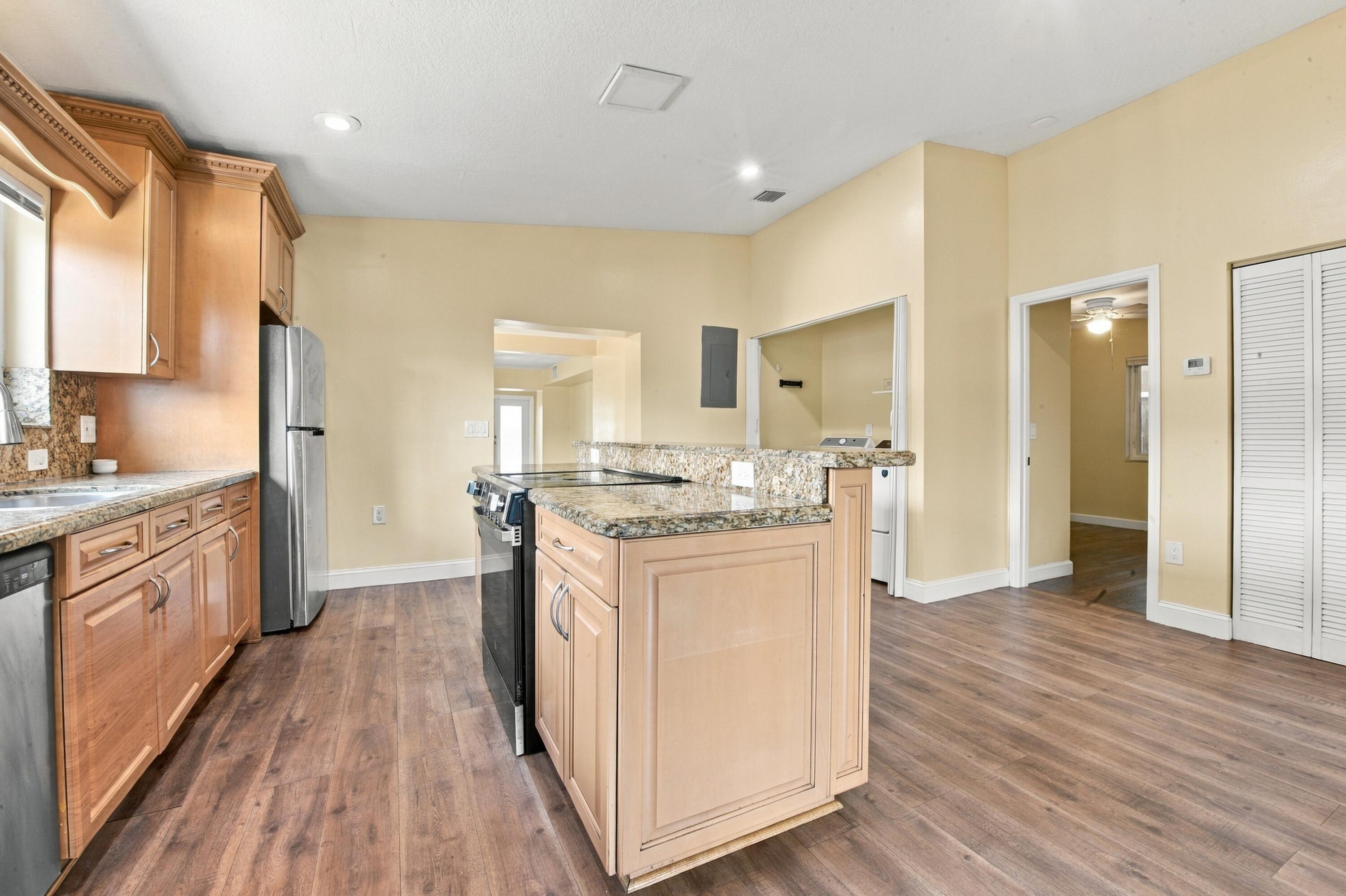 6824 Sw 5th Street Property Photo 5