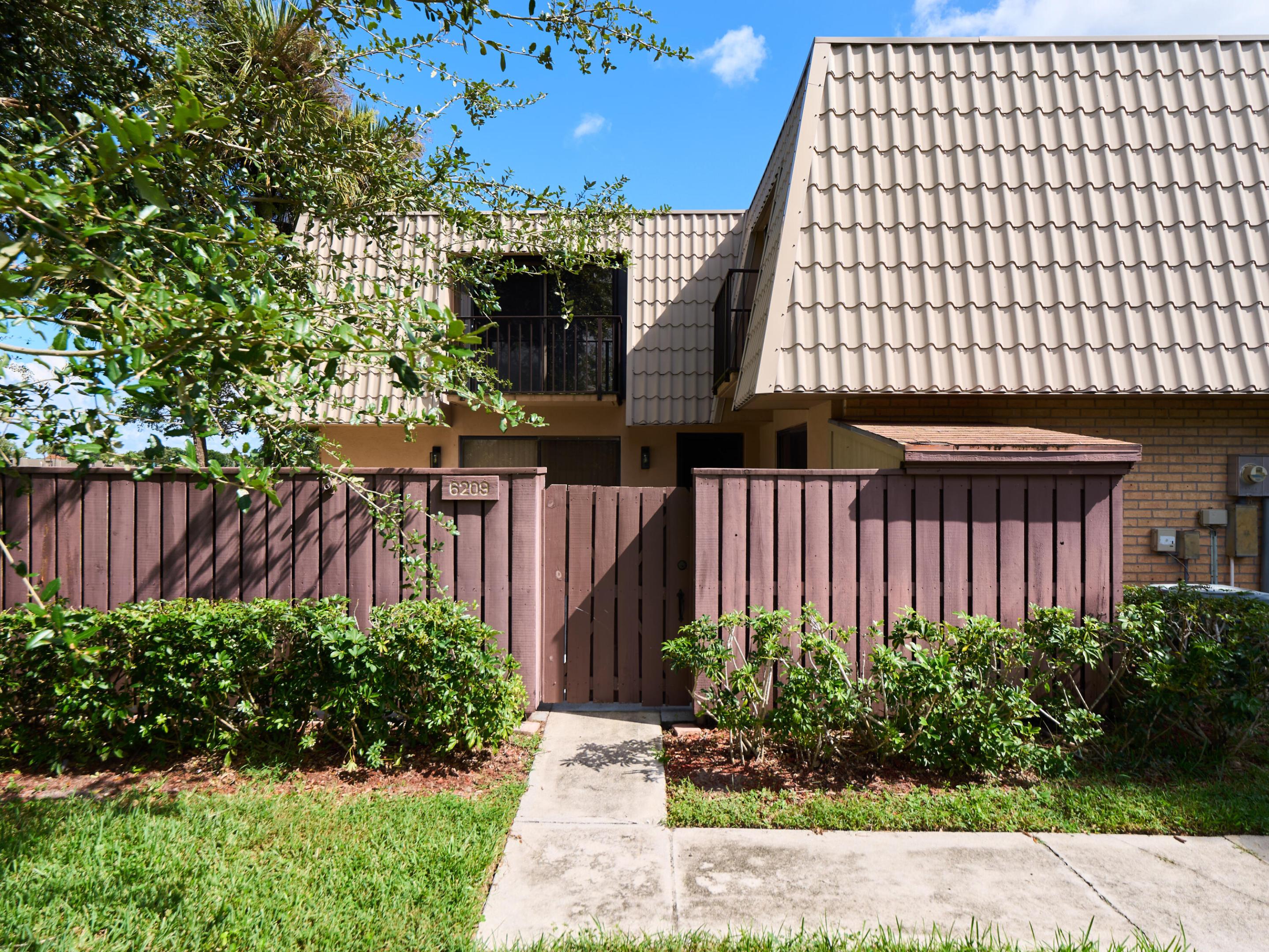 6209 62nd Way Property Photo 4