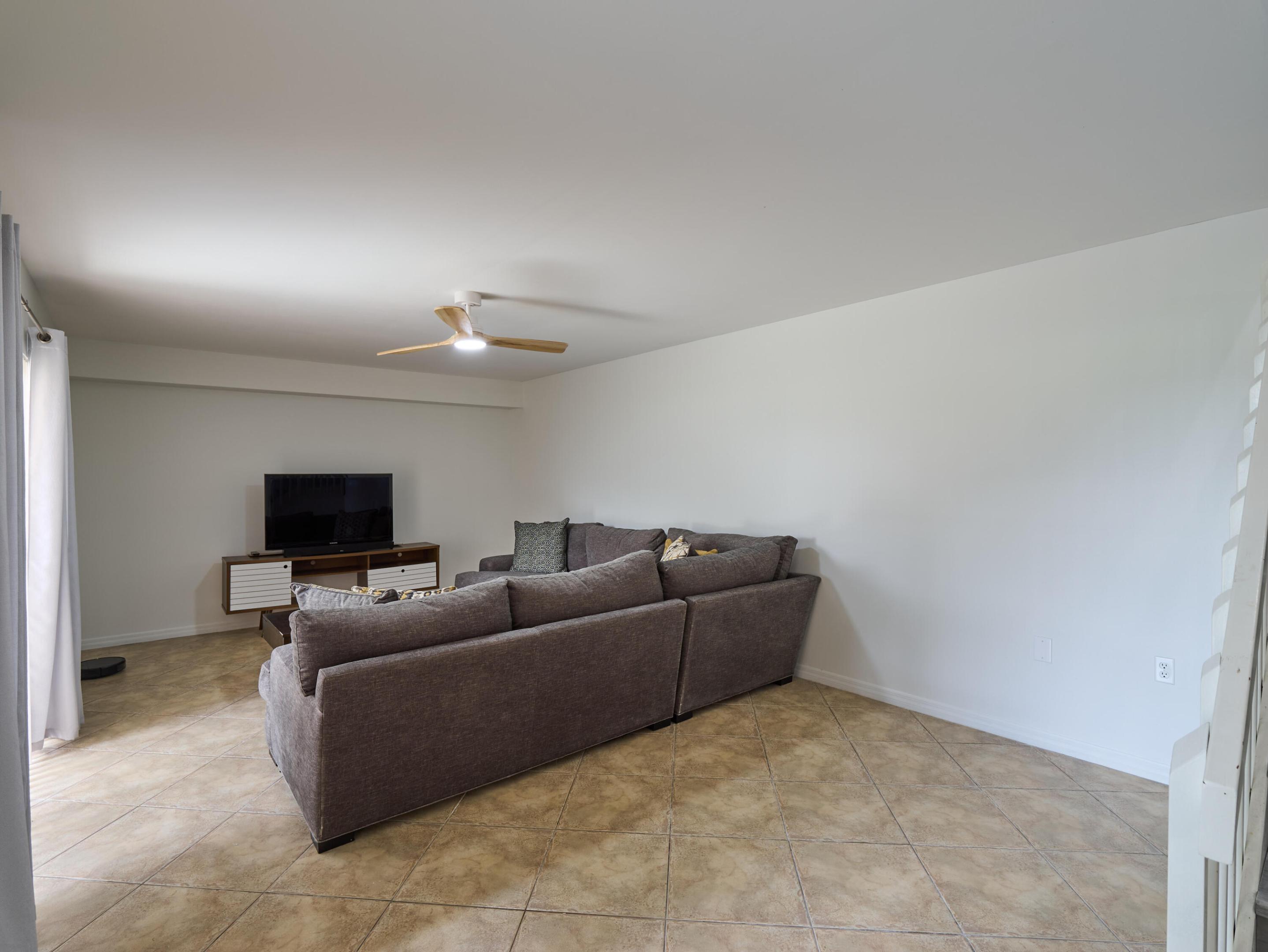 6209 62nd Way Property Photo 6
