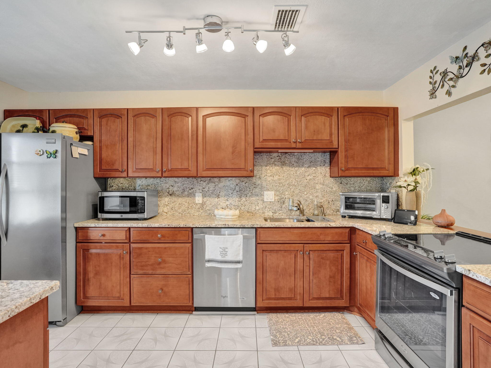 2886 Fernley Drive E 48 Property Photo 9