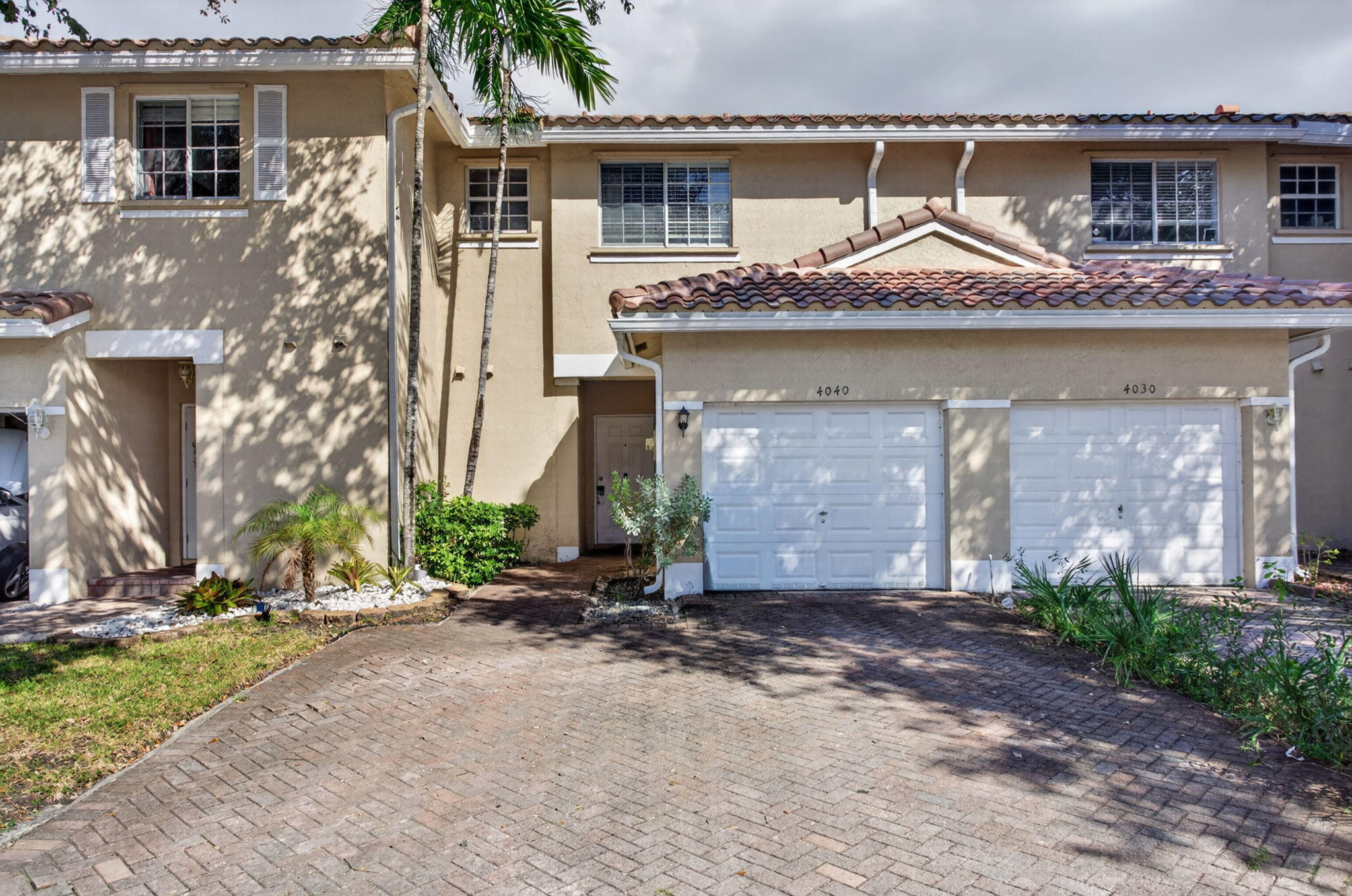 4040 NW 90TH Way
