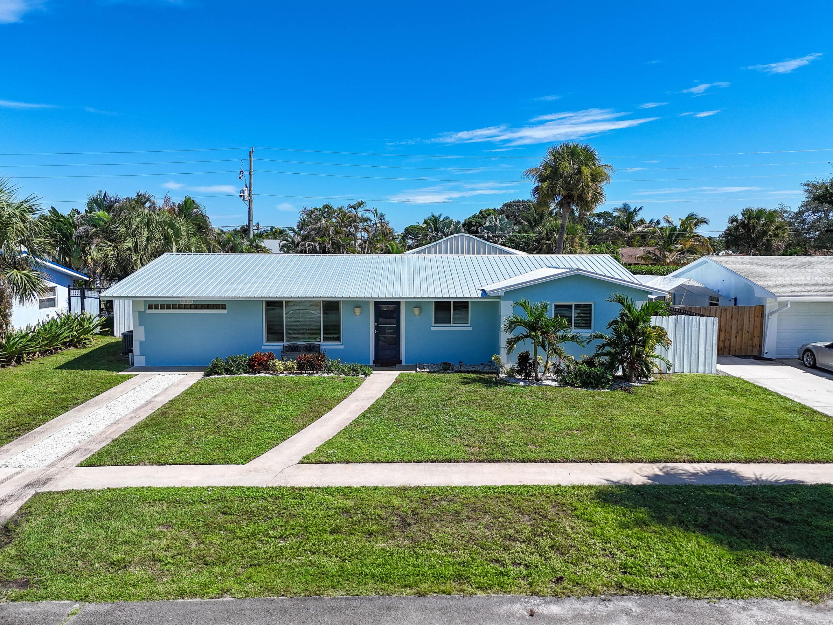 19005 Se Southgate Drive Property Photo 1