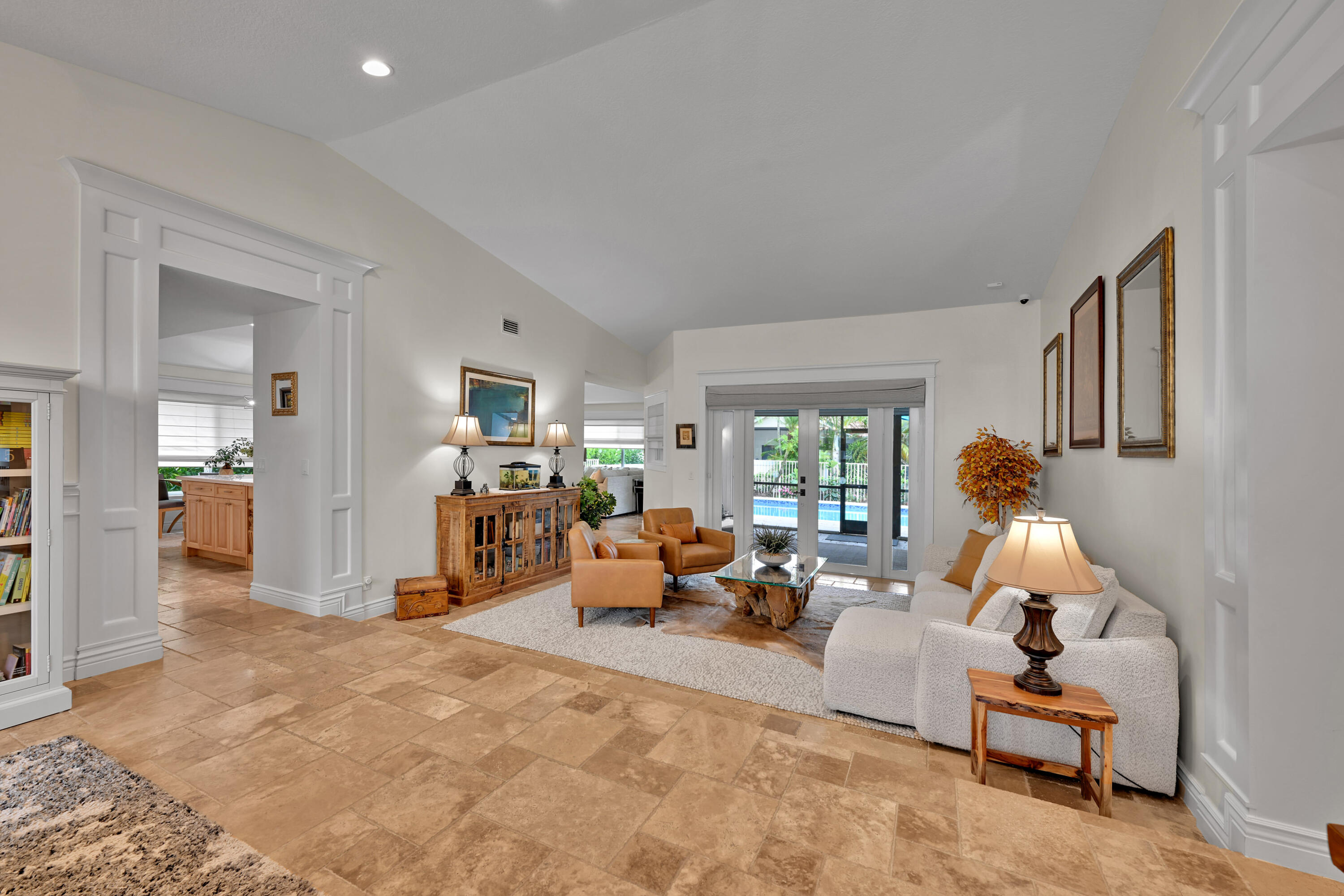 2100 Oakmont Terrace Property Photo 5