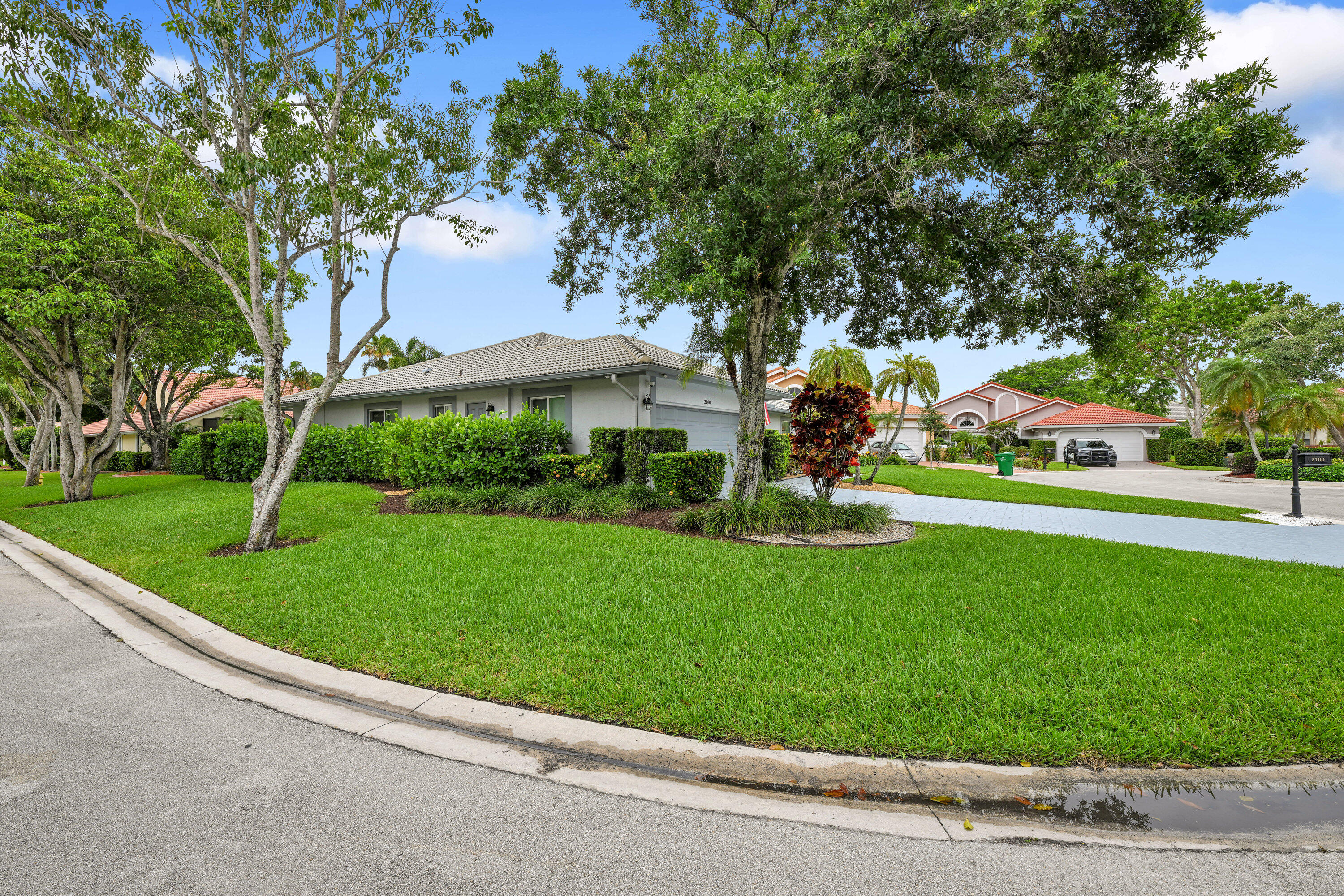 2100 Oakmont Terrace Property Photo 18