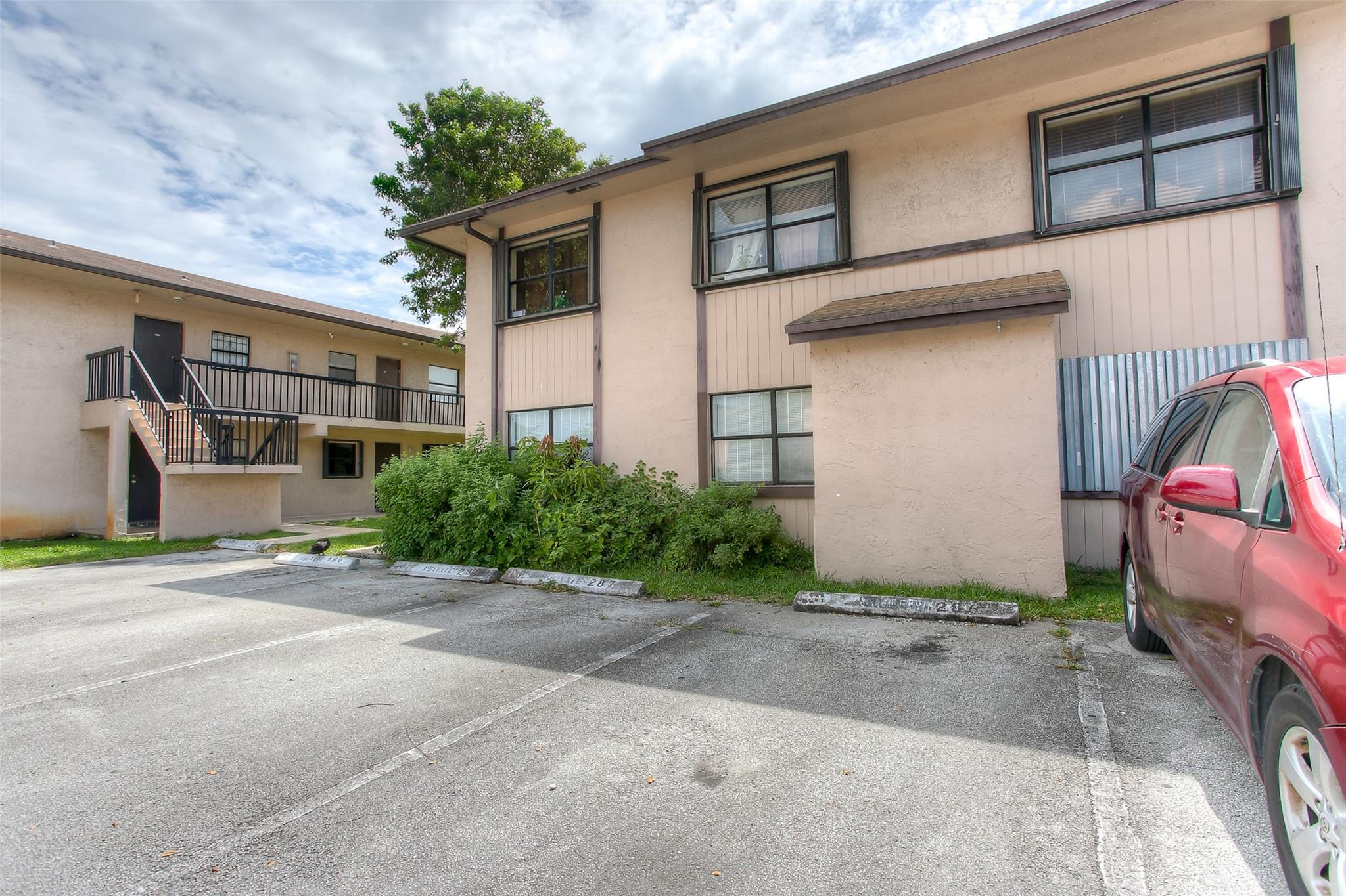 2500 W 67TH Place 22-26 Property Photo 1