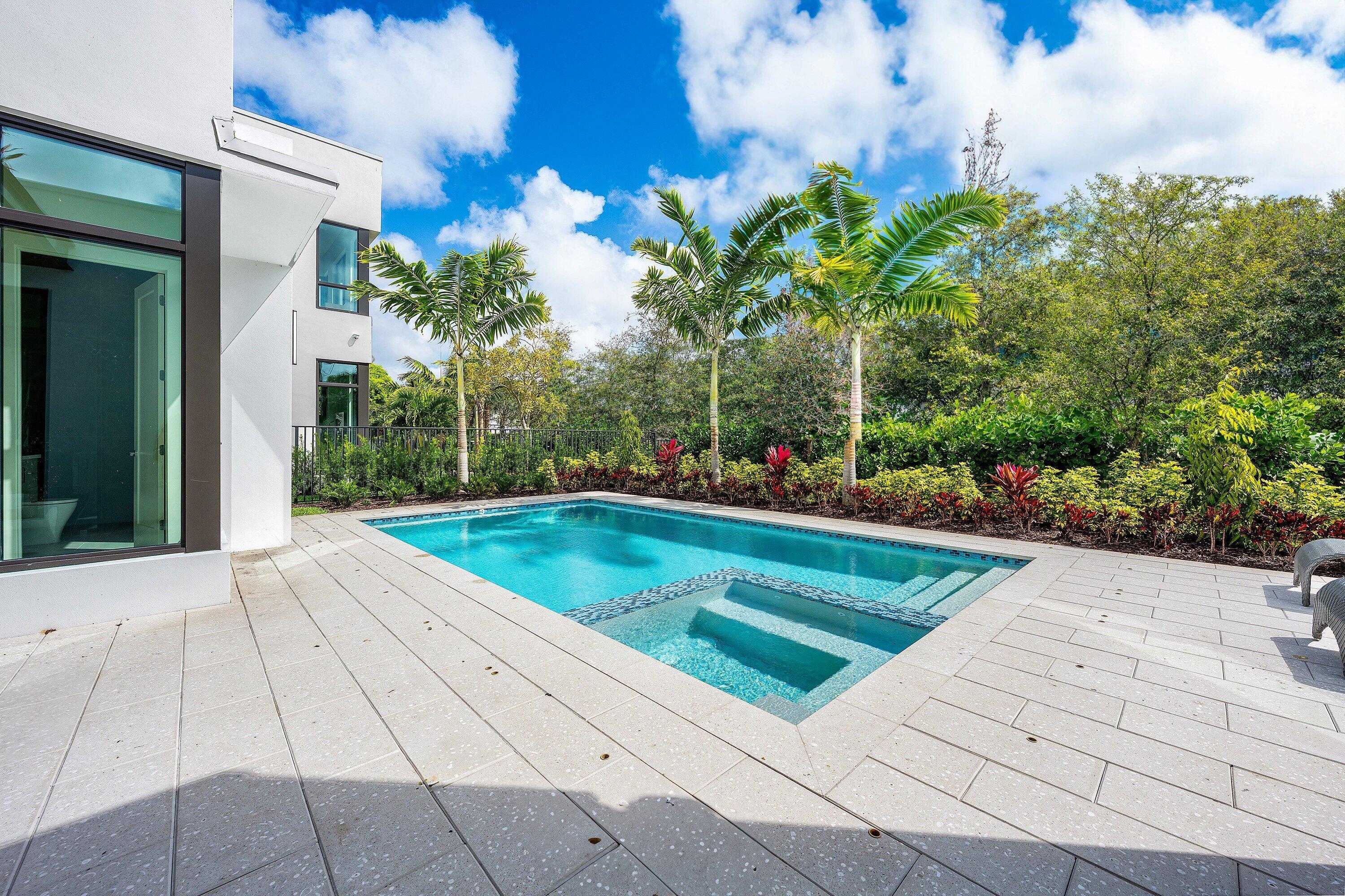 16717 Mosaic Place Property Photo 14