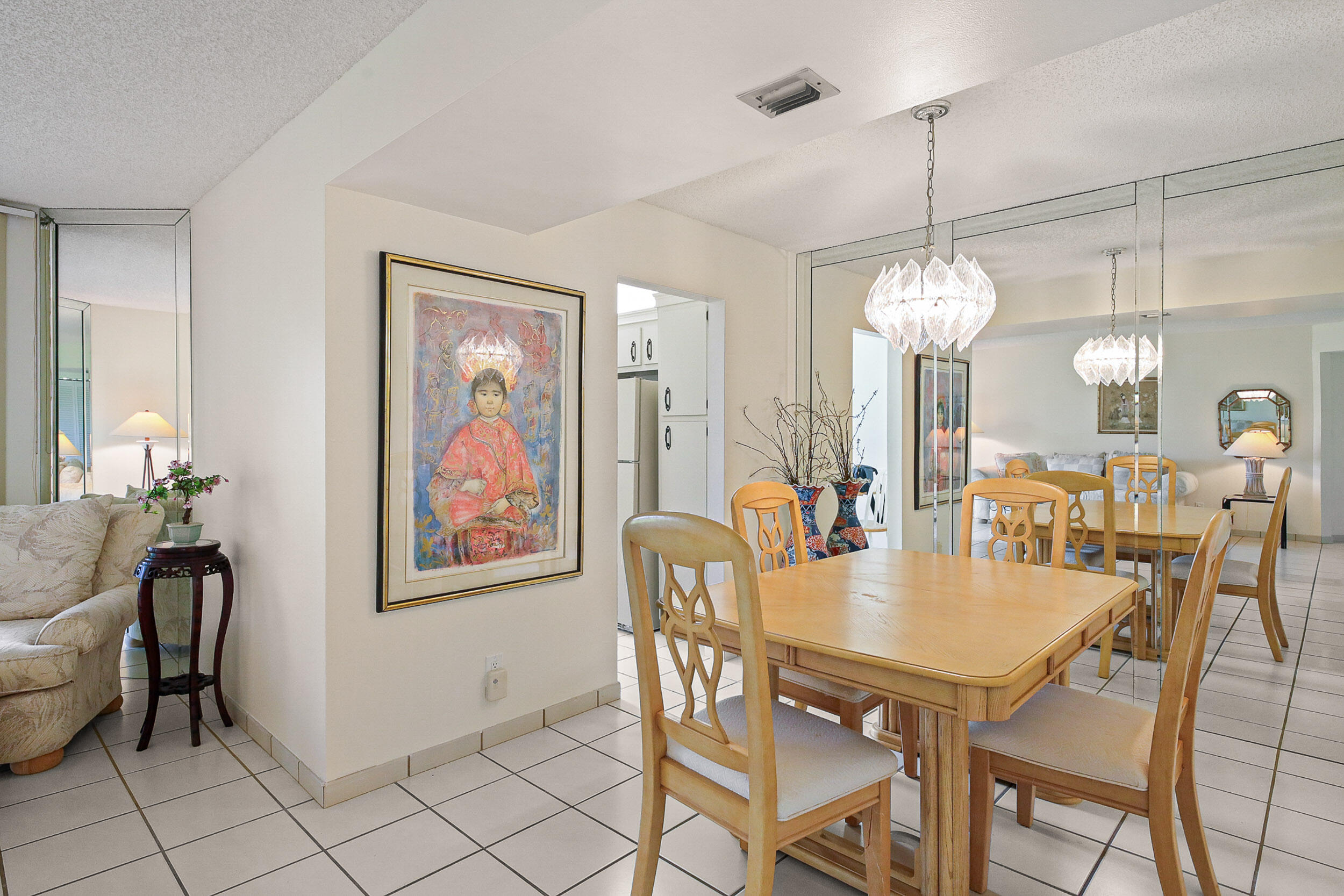 3951 Via Poinciana 114 Property Photo 3