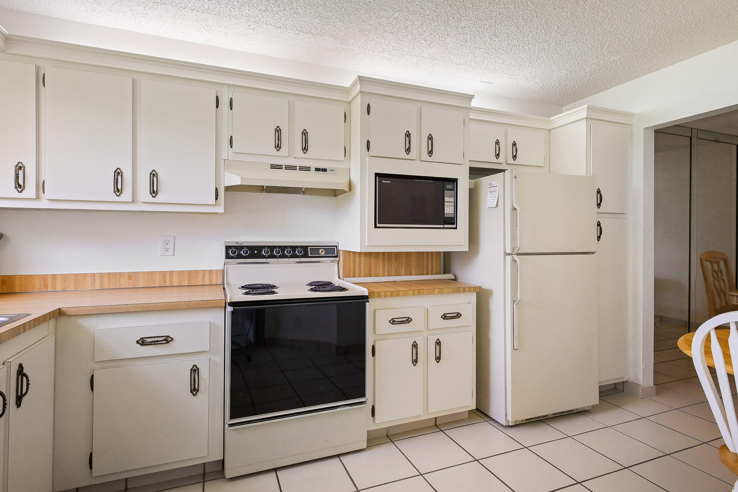 3951 Via Poinciana 114 Property Photo 5